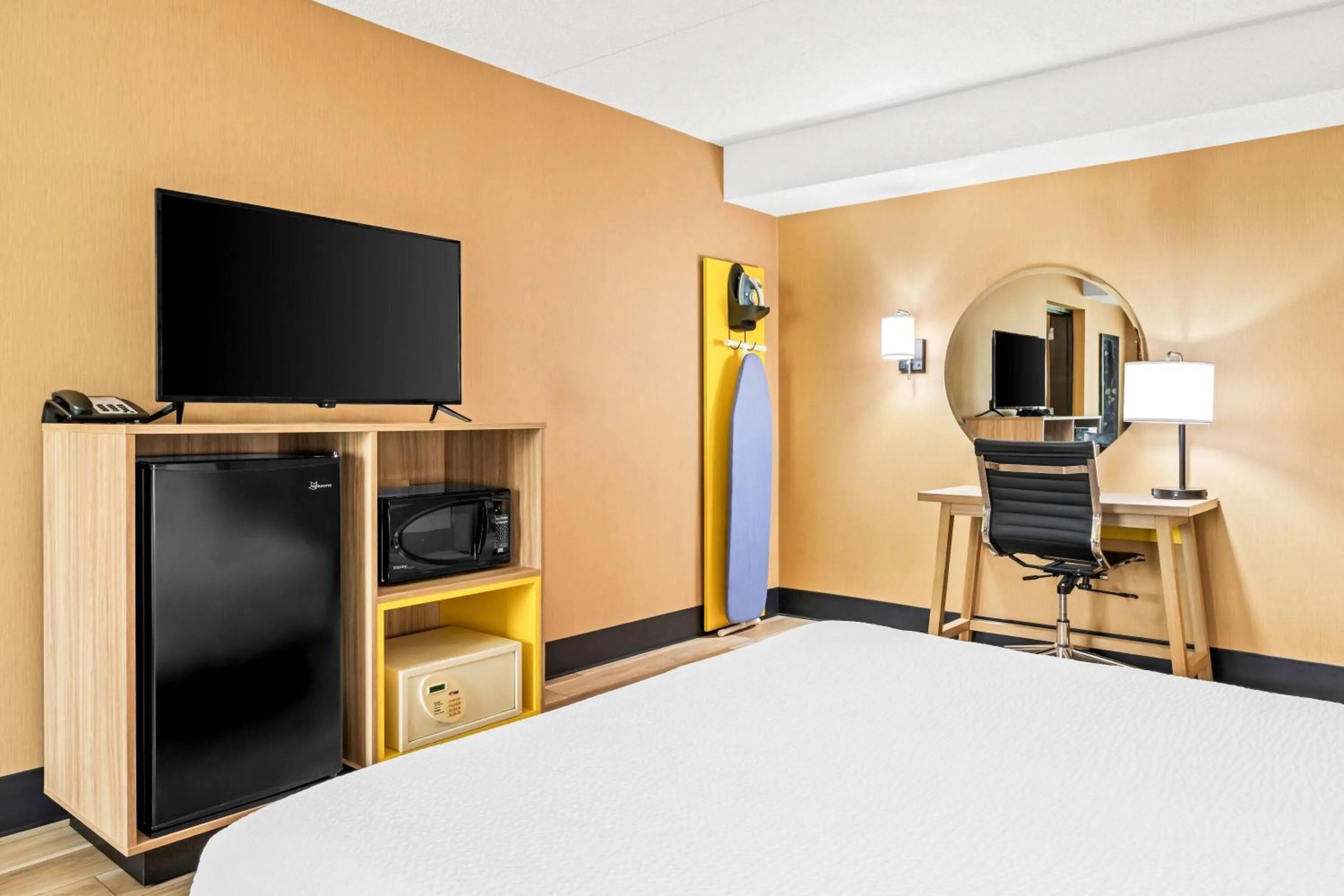 Bed in Days Inn by Wyndham Helena