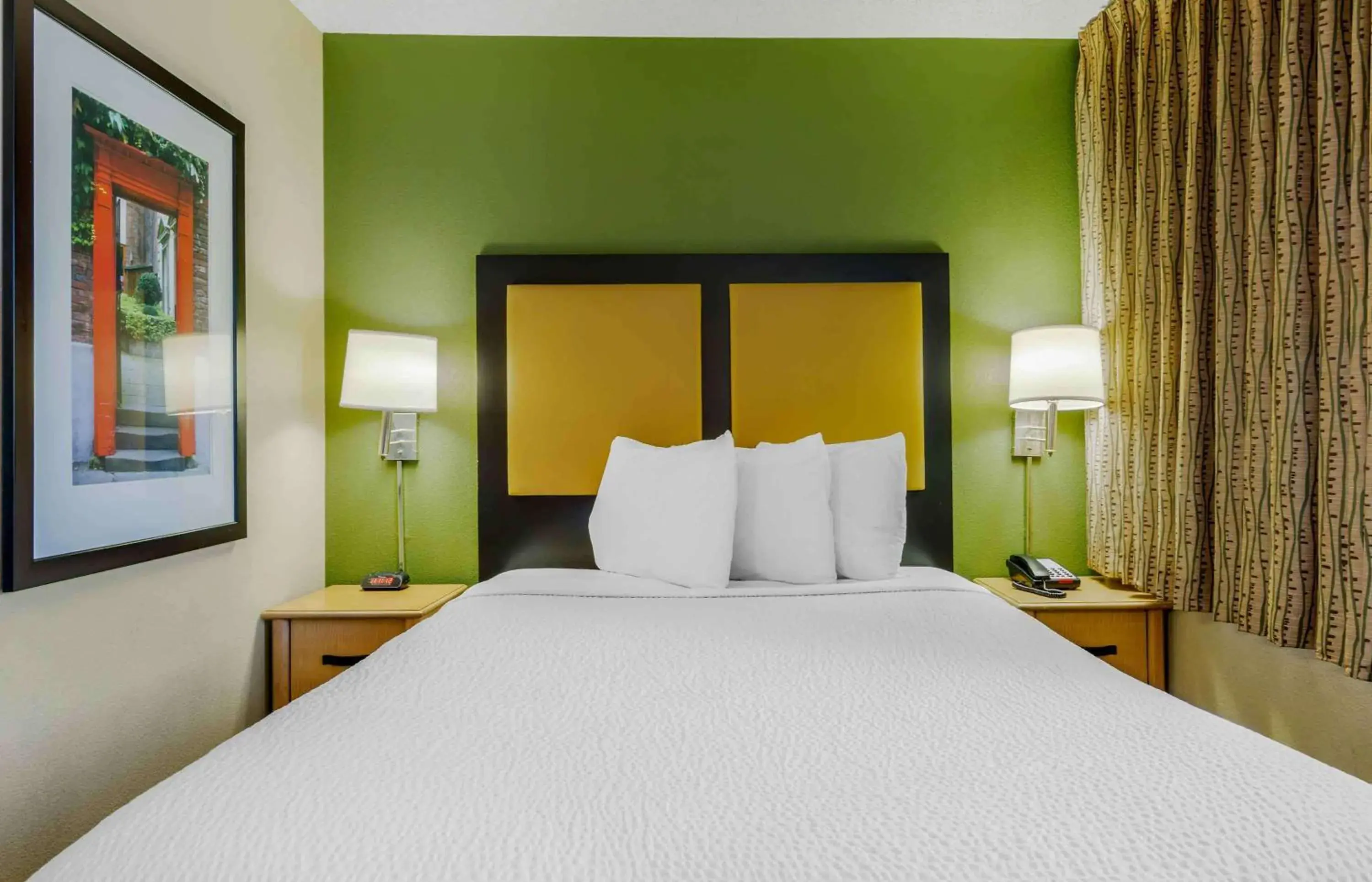 Deluxe Studio with 1 Queen Bed - Non-Smoking in Extended Stay America Suites - Phoenix - Airport - Tempe Deluxe Studio with 1 Queen Bed - Non-Smoking in Extended Stay America Suites - Phoenix - Airport - Tempe