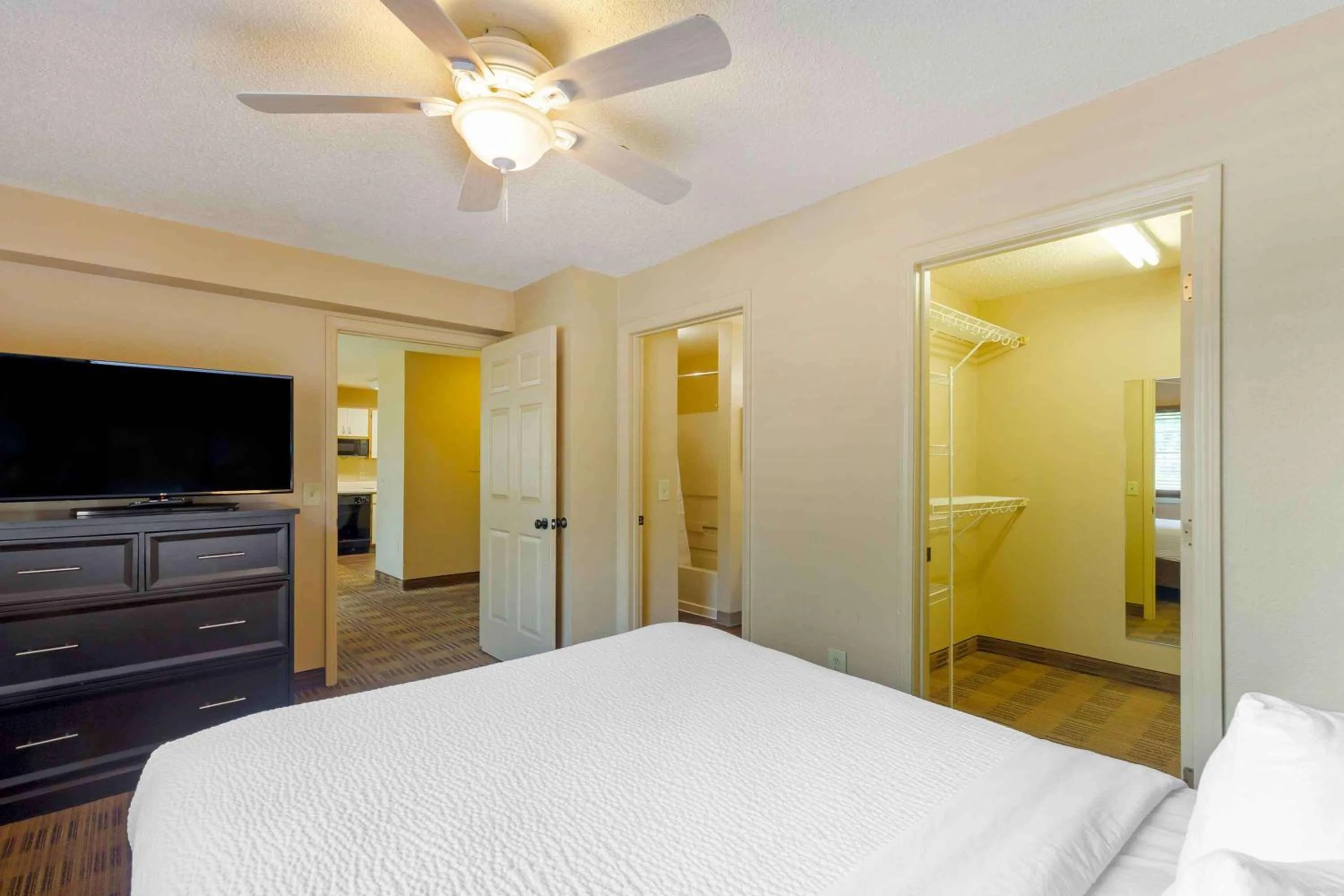Bedroom, Bed in Extended Stay America Suites - Phoenix - Airport - Tempe