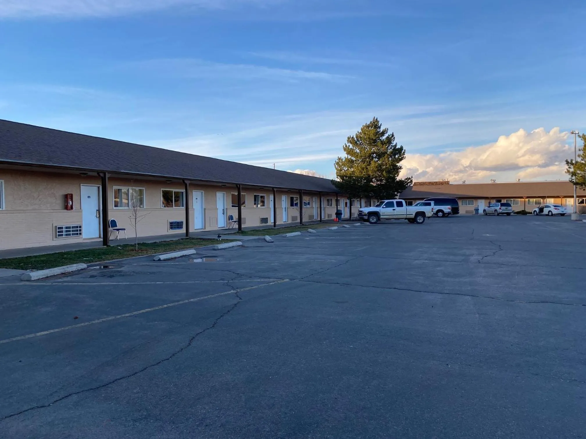 Property building in Four Corners Inn