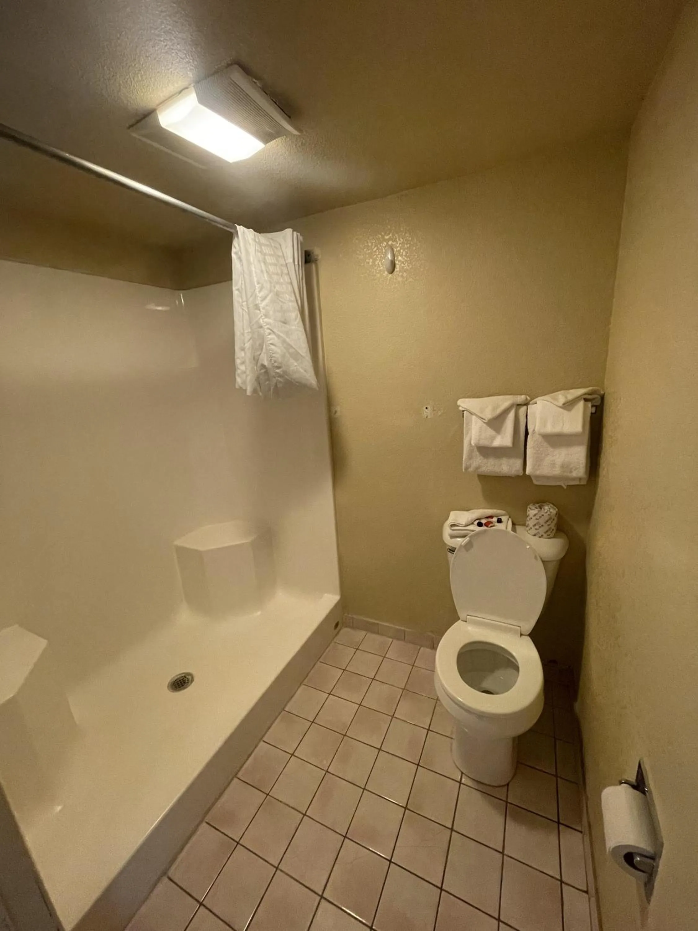 Shower in Four Corners Inn