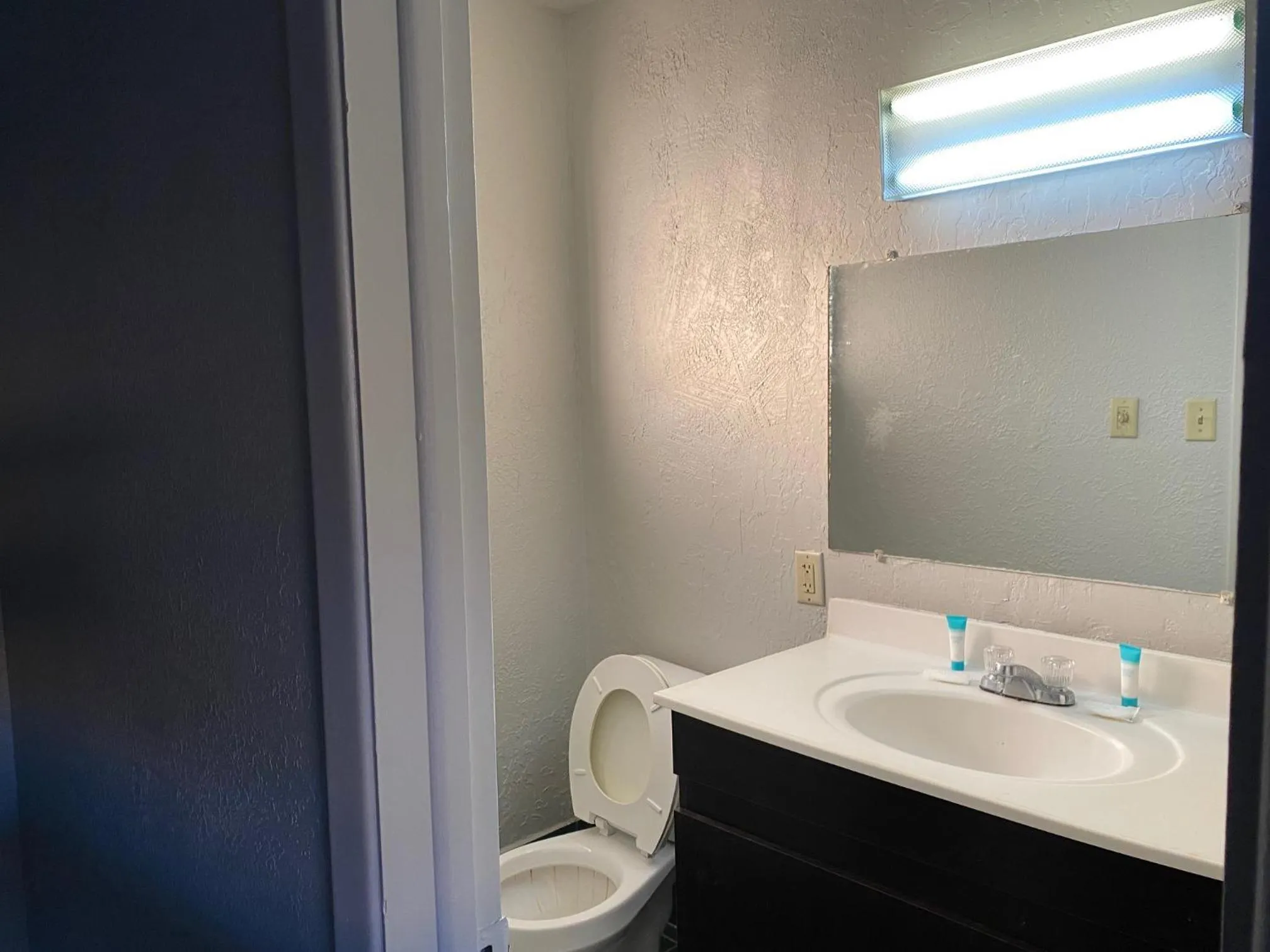 Toilet in Four Corners Inn