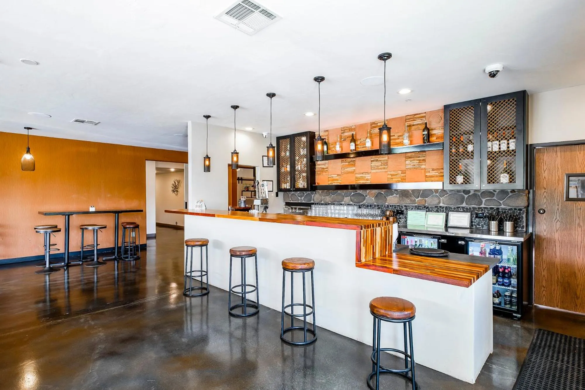 Lounge or bar in Red Sands Hotel