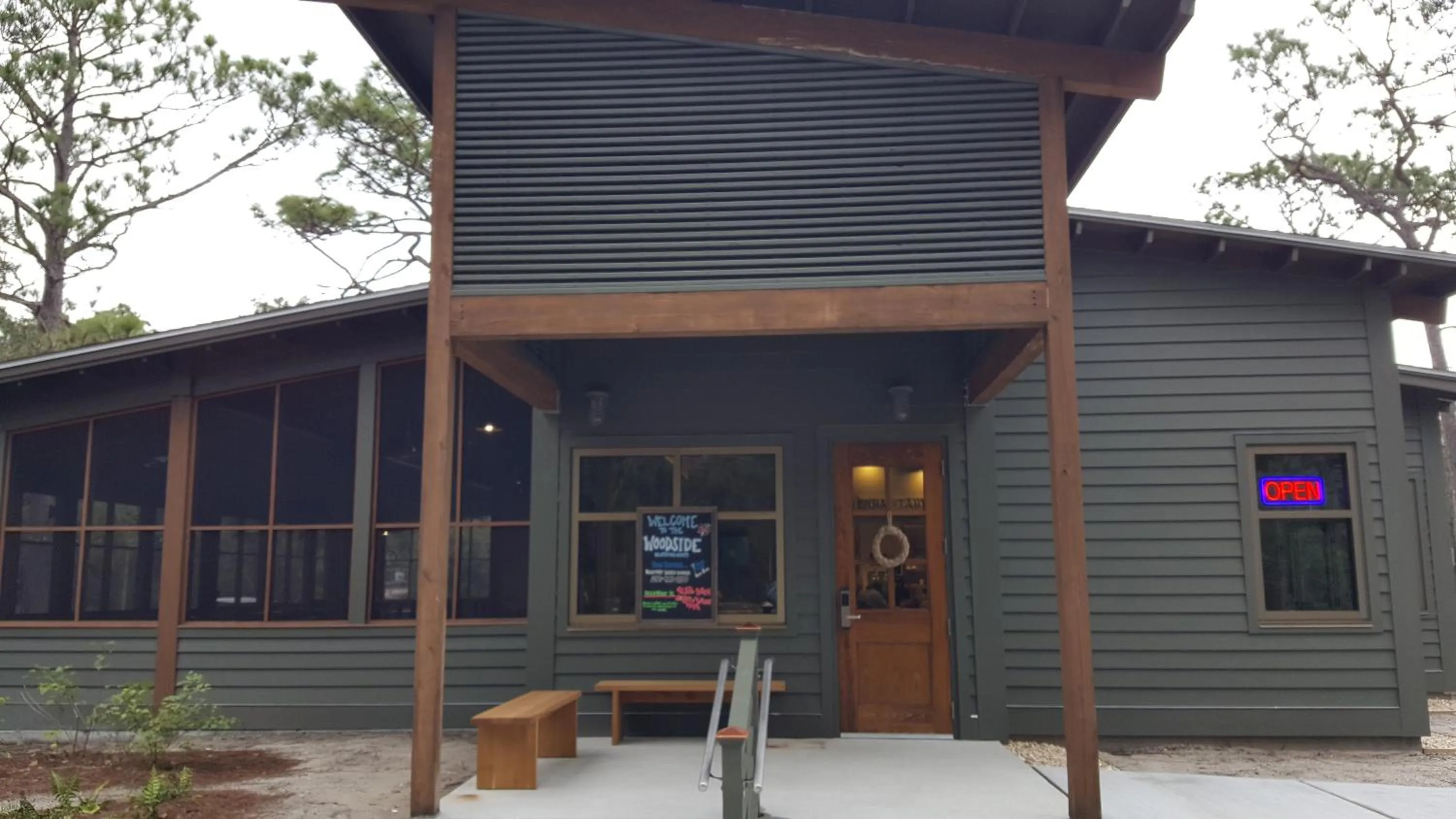 Restaurant/places to eat in Eagle Cottages at Gulf State Park
