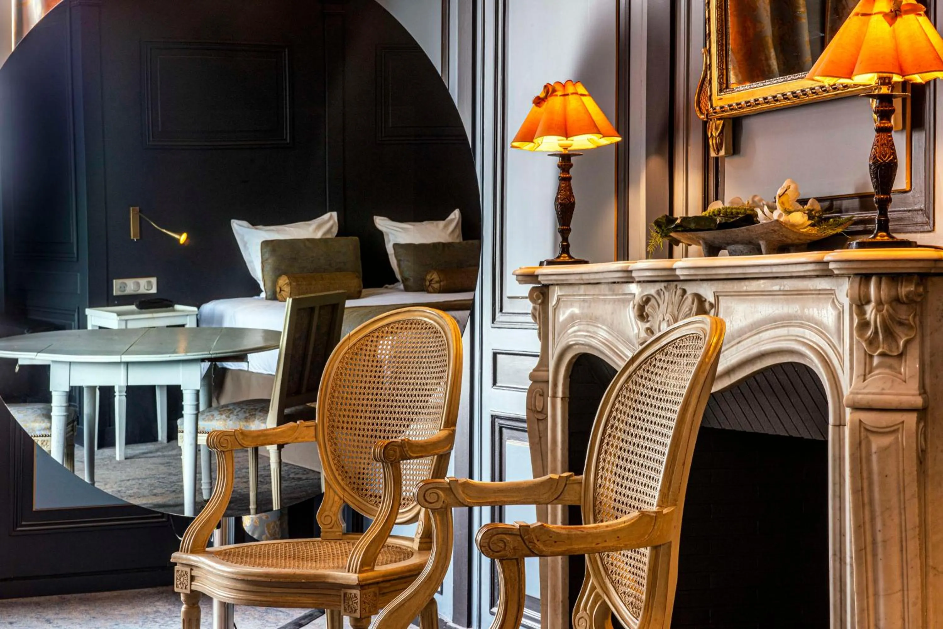 Bedroom in Best Western Le Cheval Blanc -Vue sur le port-plein centre ville