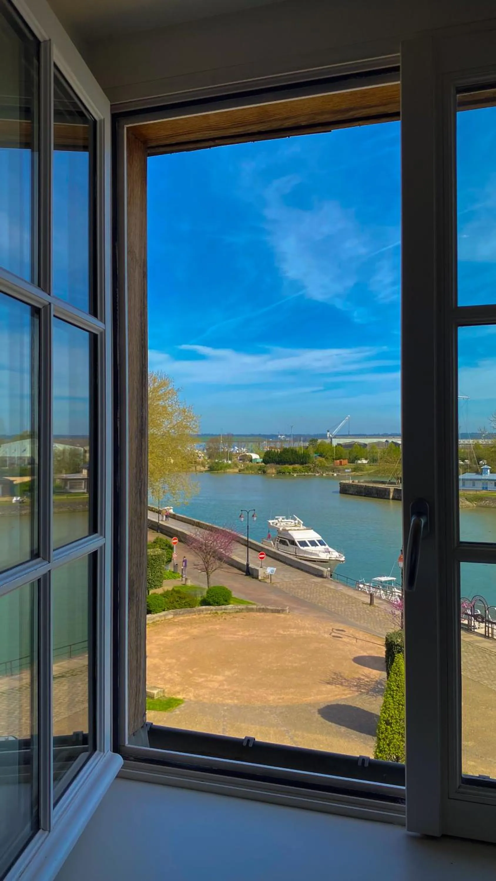 View (from property/room) in Best Western Le Cheval Blanc -Vue sur le port-plein centre ville