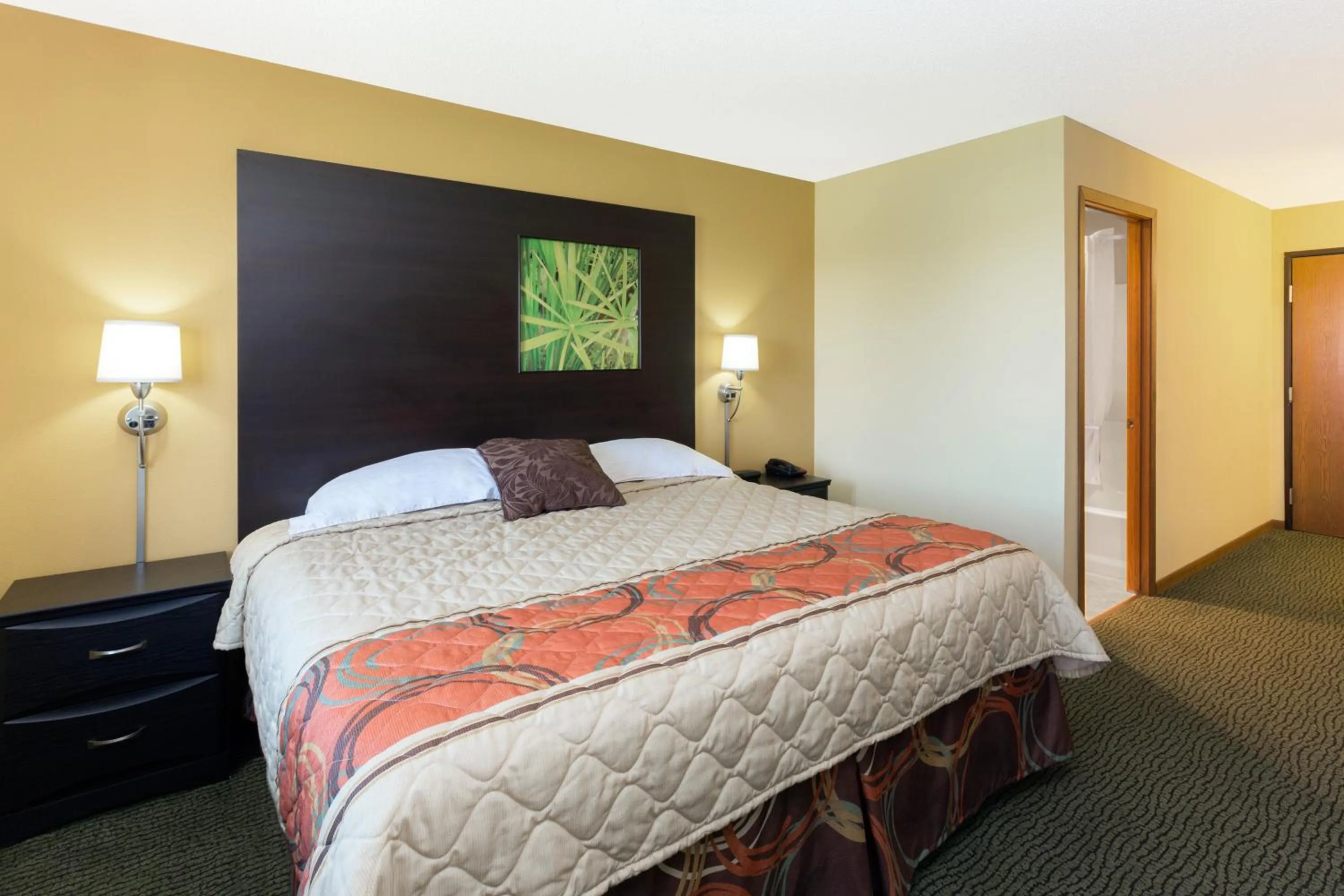 Photo of the whole room, Bed in Super 8 by Wyndham Perry IA