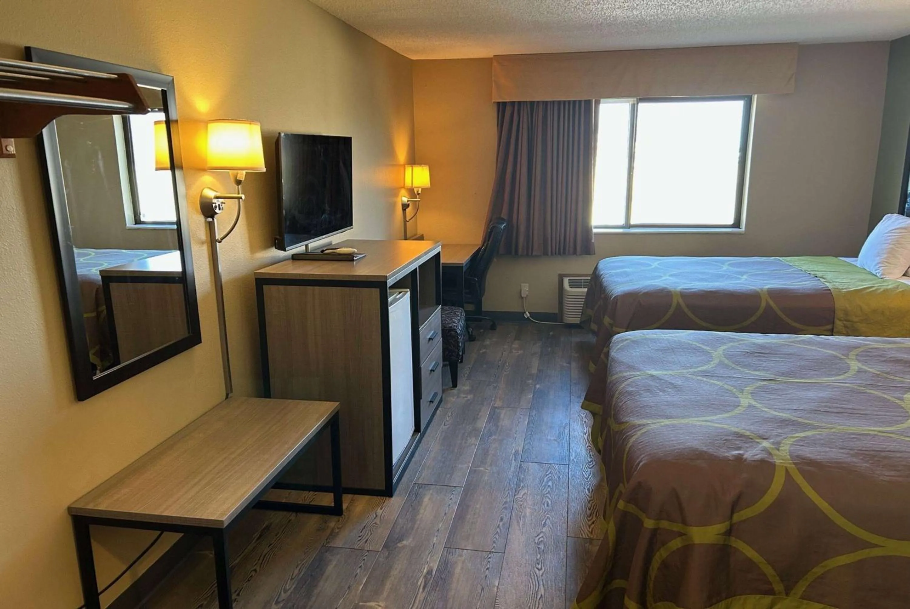 Photo of the whole room, Bed in Super 8 by Wyndham Perry IA