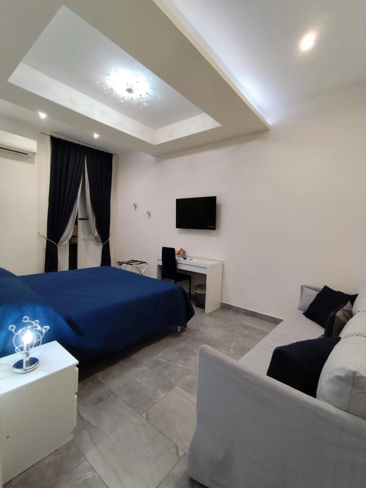 Bed in Botanic Charm