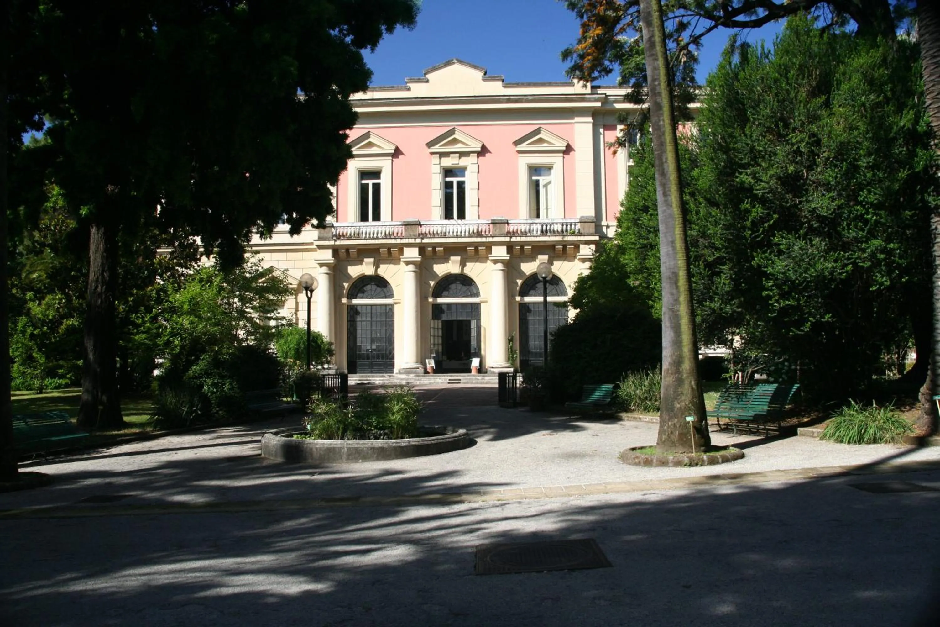 Property building in Botanic Charm