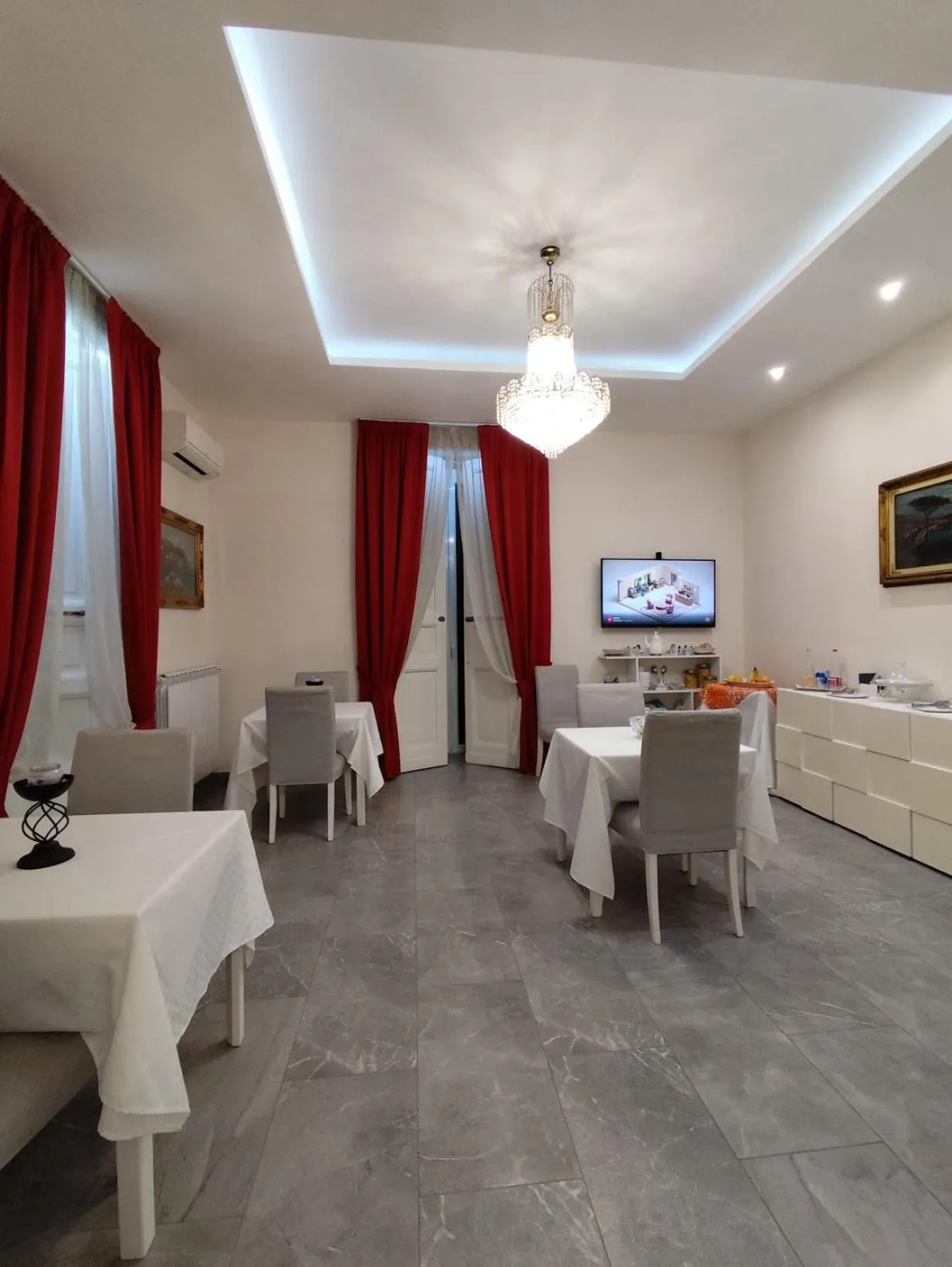 Breakfast in Botanic Charm