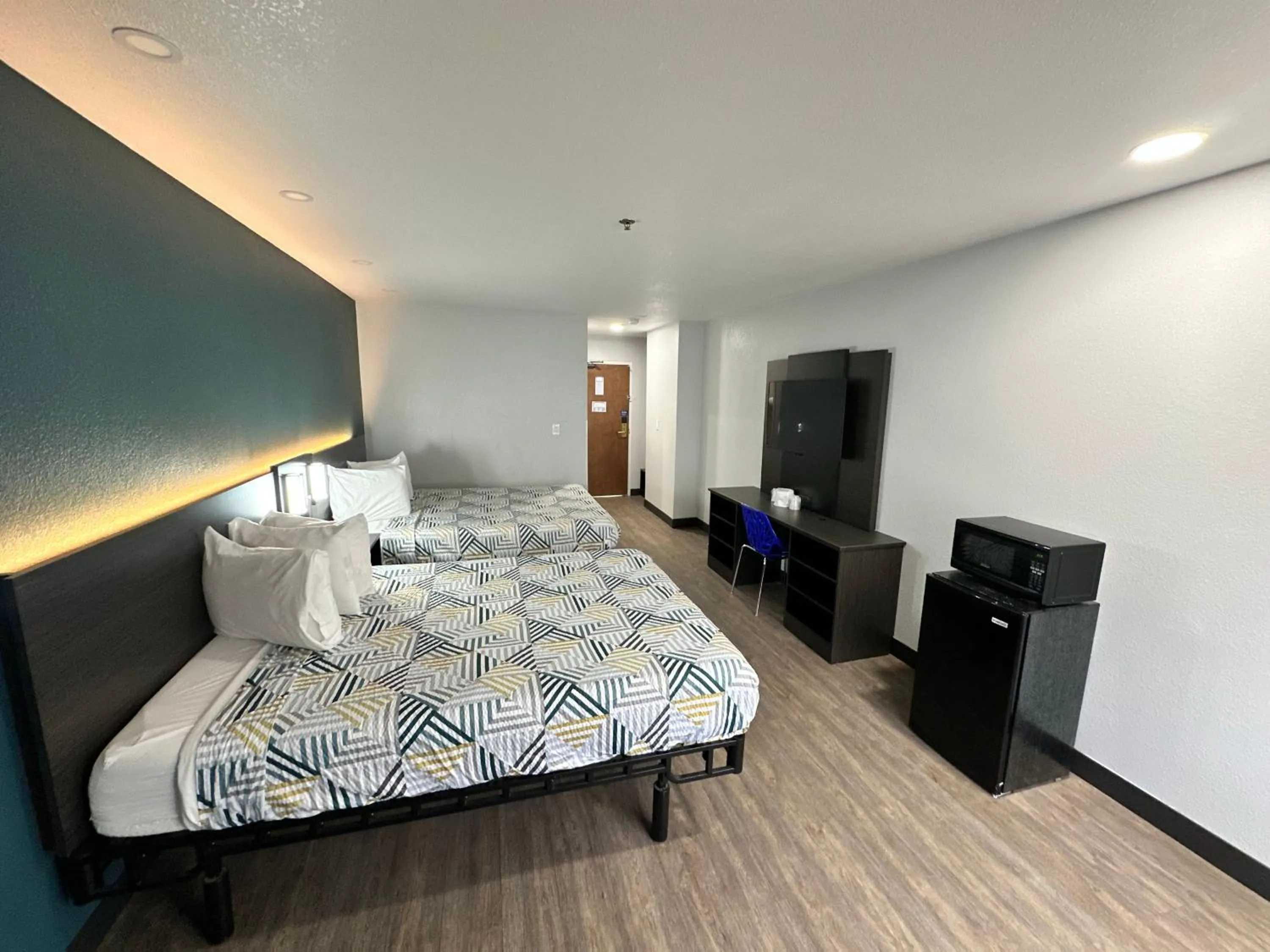 Bed in Motel 6-Lebec, CA