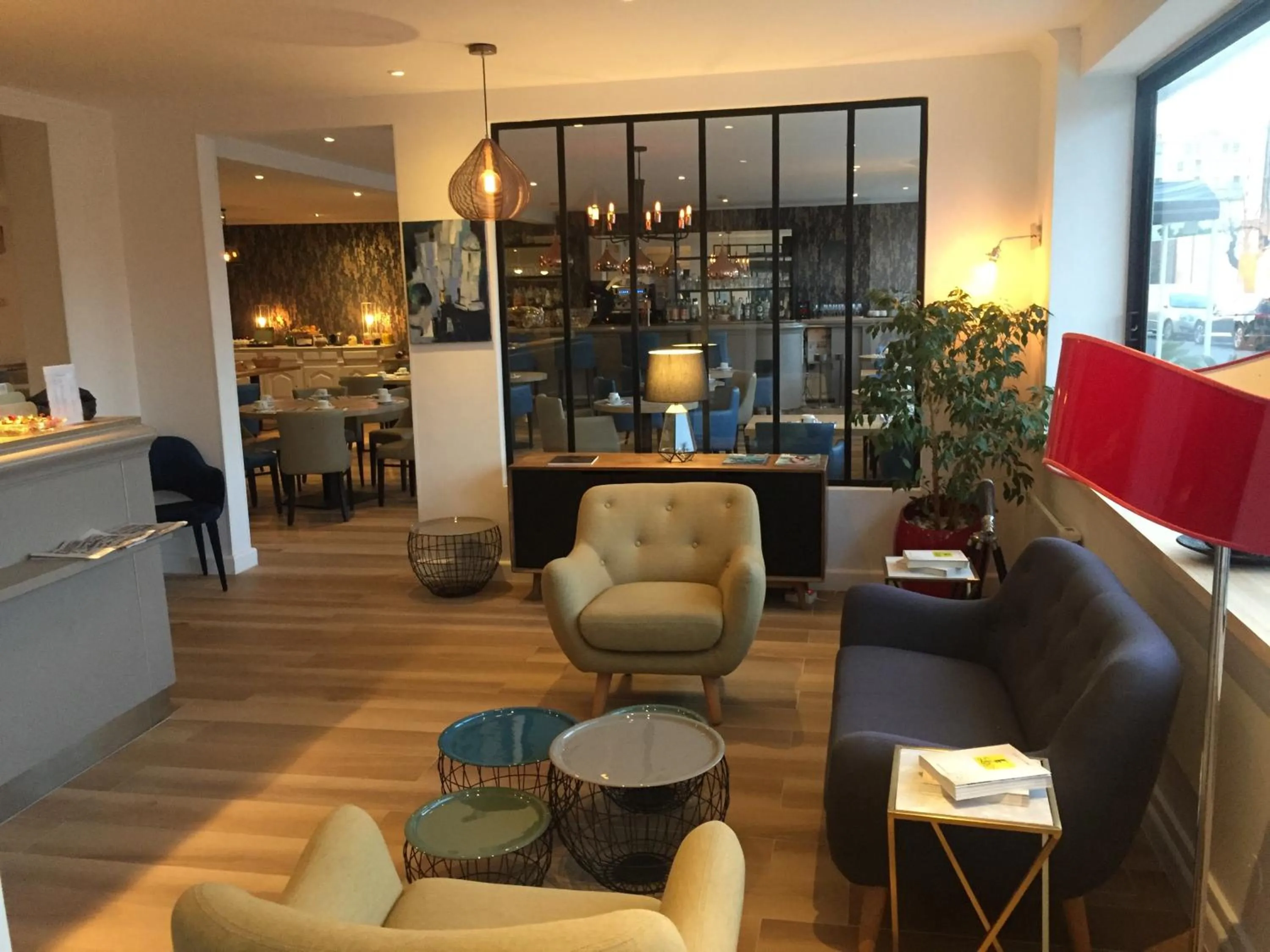 Lobby or reception in Le Galion Hotel et Restaurant Canet Plage - Logis