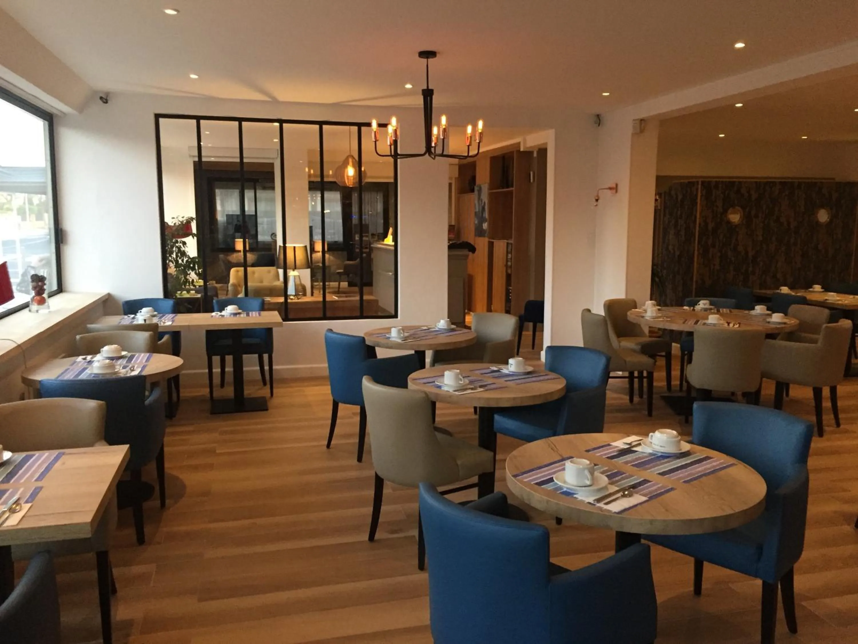 Restaurant/places to eat in Le Galion Hotel et Restaurant Canet Plage - Logis