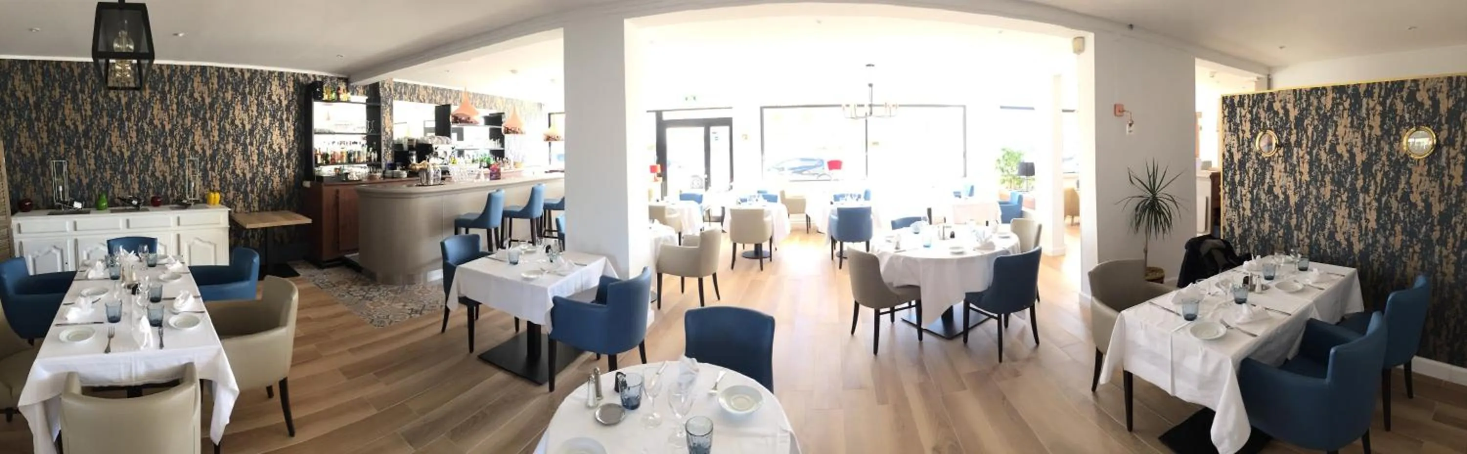 Restaurant/places to eat in Le Galion Hotel et Restaurant Canet Plage - Logis