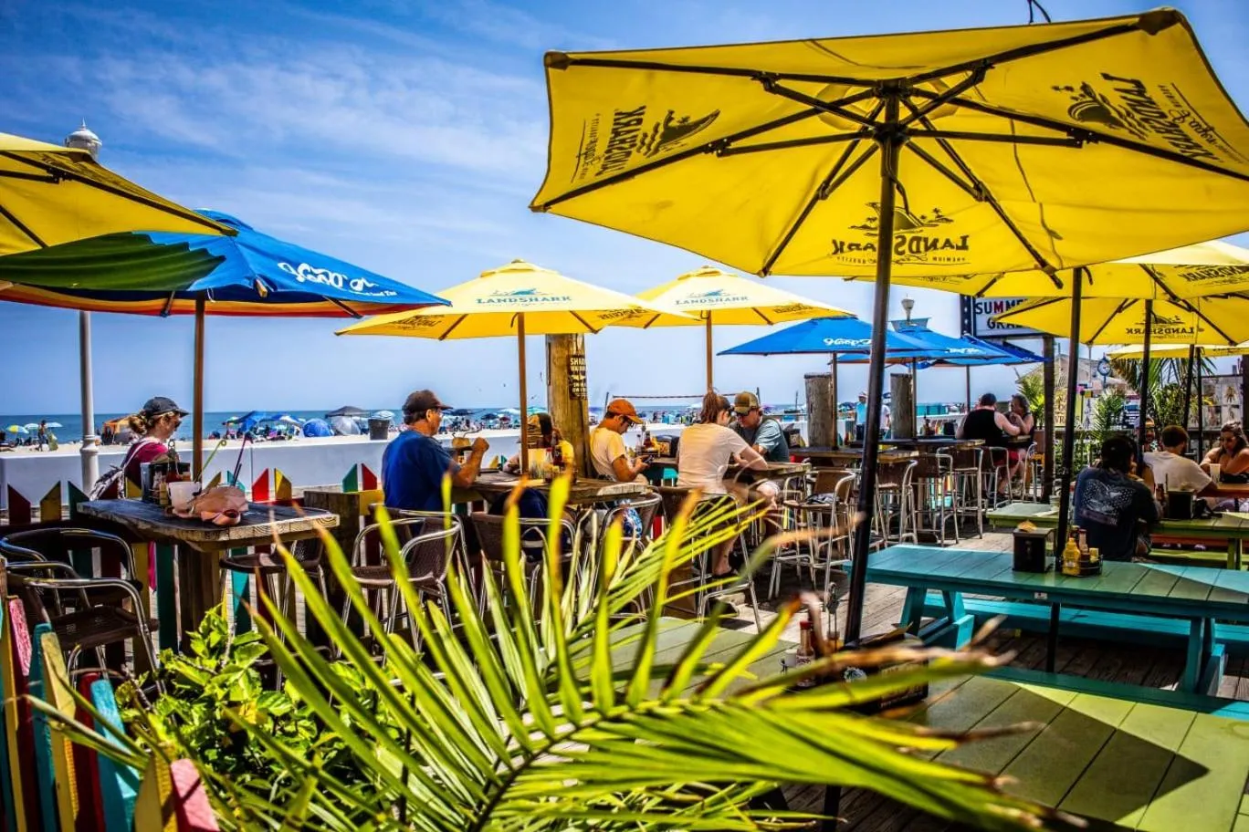 Lounge or bar in Americana Hotel Boardwalk