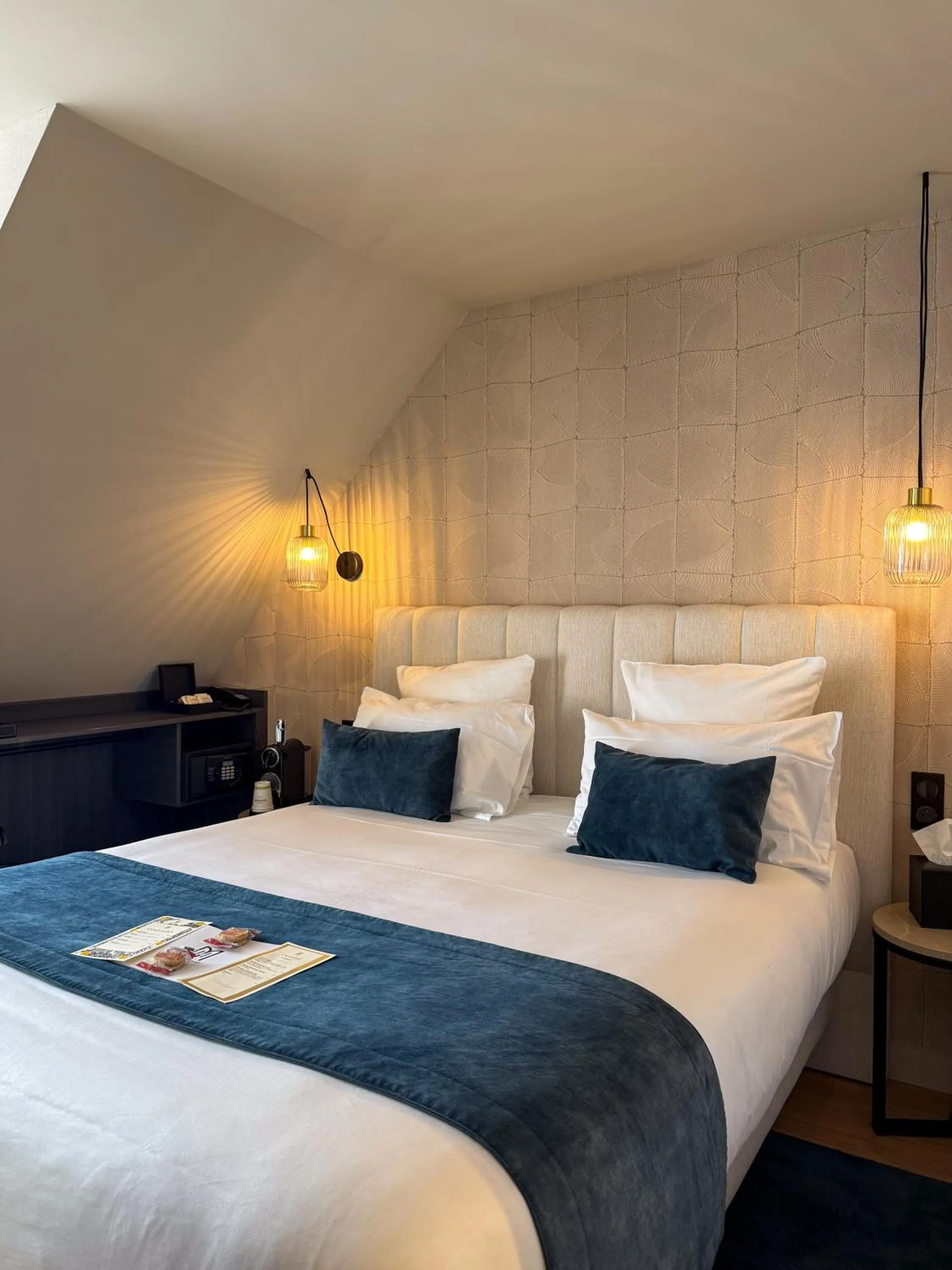 Bedroom, Bed in Hôtel & Spa Le Maury, Vannes, The Originals Boutique