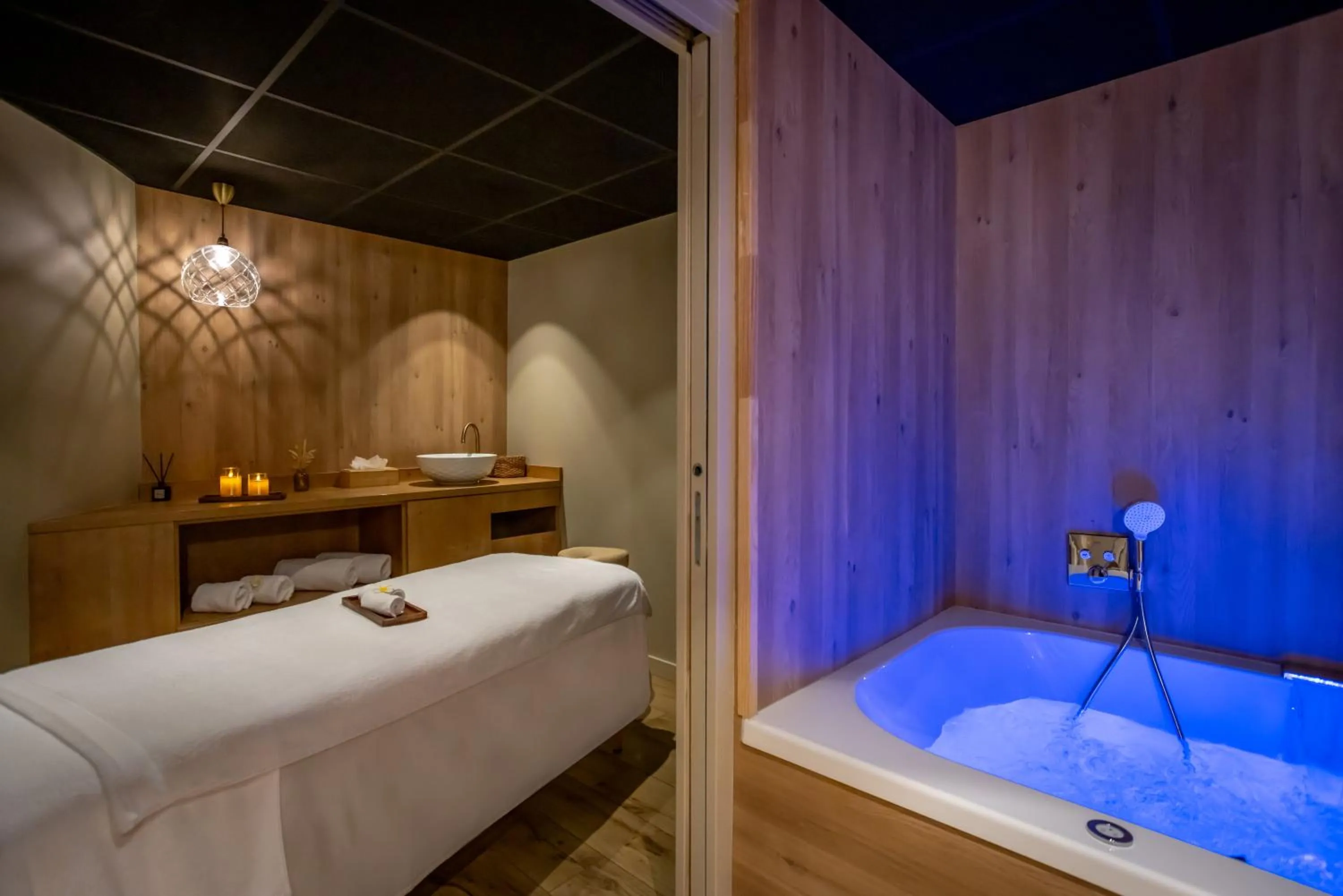 Massage in Hôtel & Spa Le Maury, Vannes, The Originals Boutique