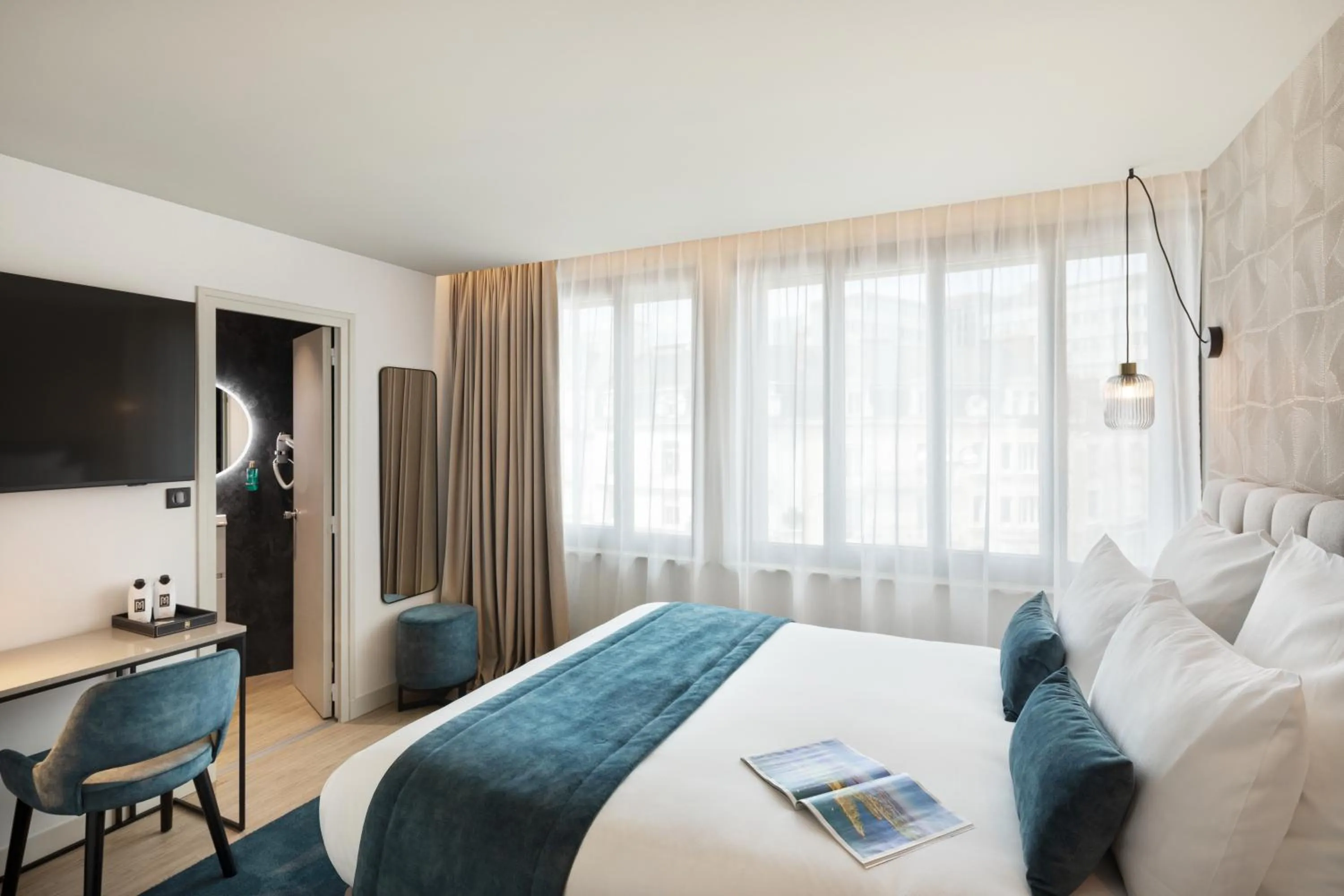 Bed in Hôtel & Spa Le Maury, Vannes, The Originals Boutique