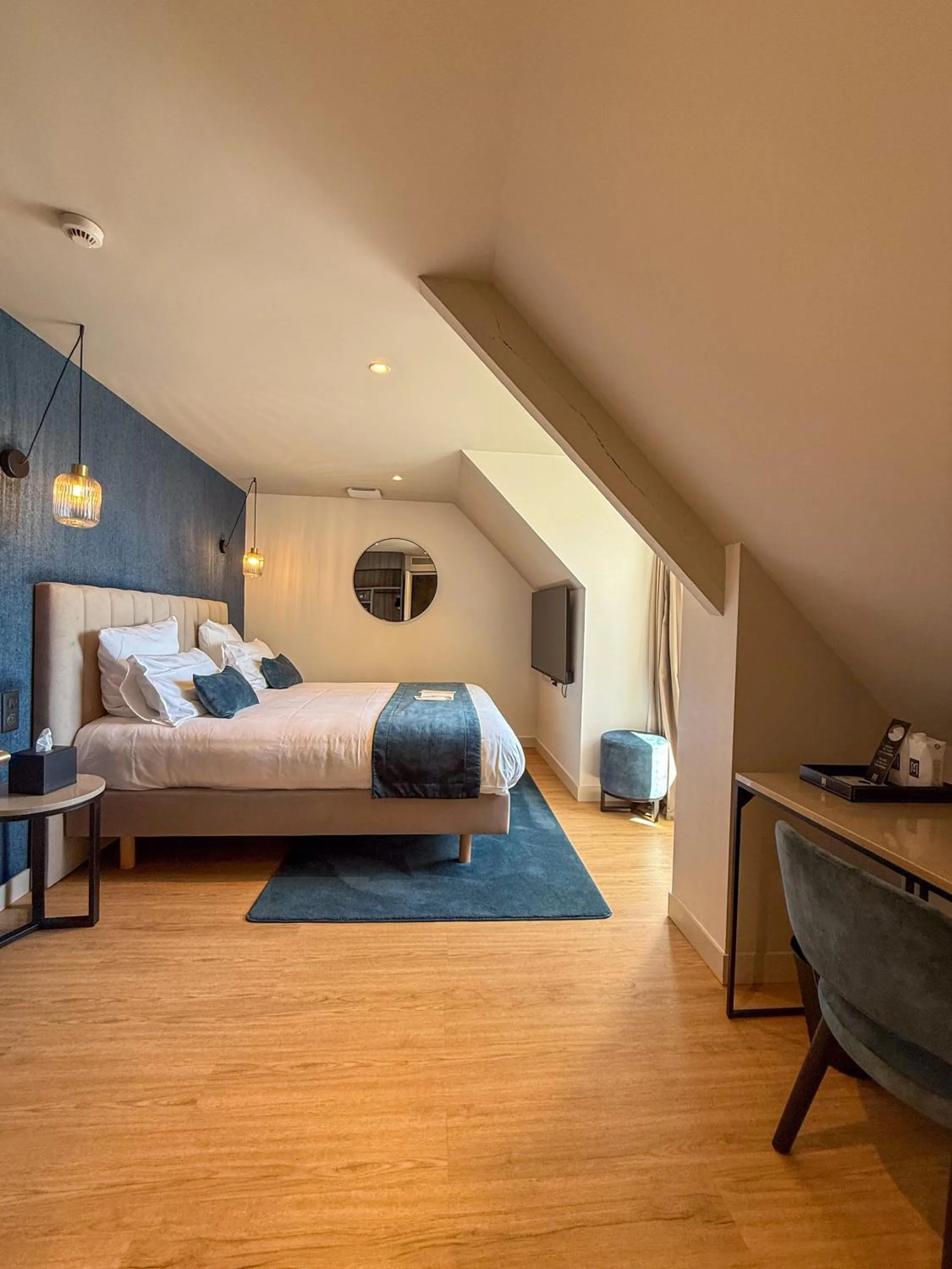 Bedroom, Bed in Hôtel & Spa Le Maury, Vannes, The Originals Boutique