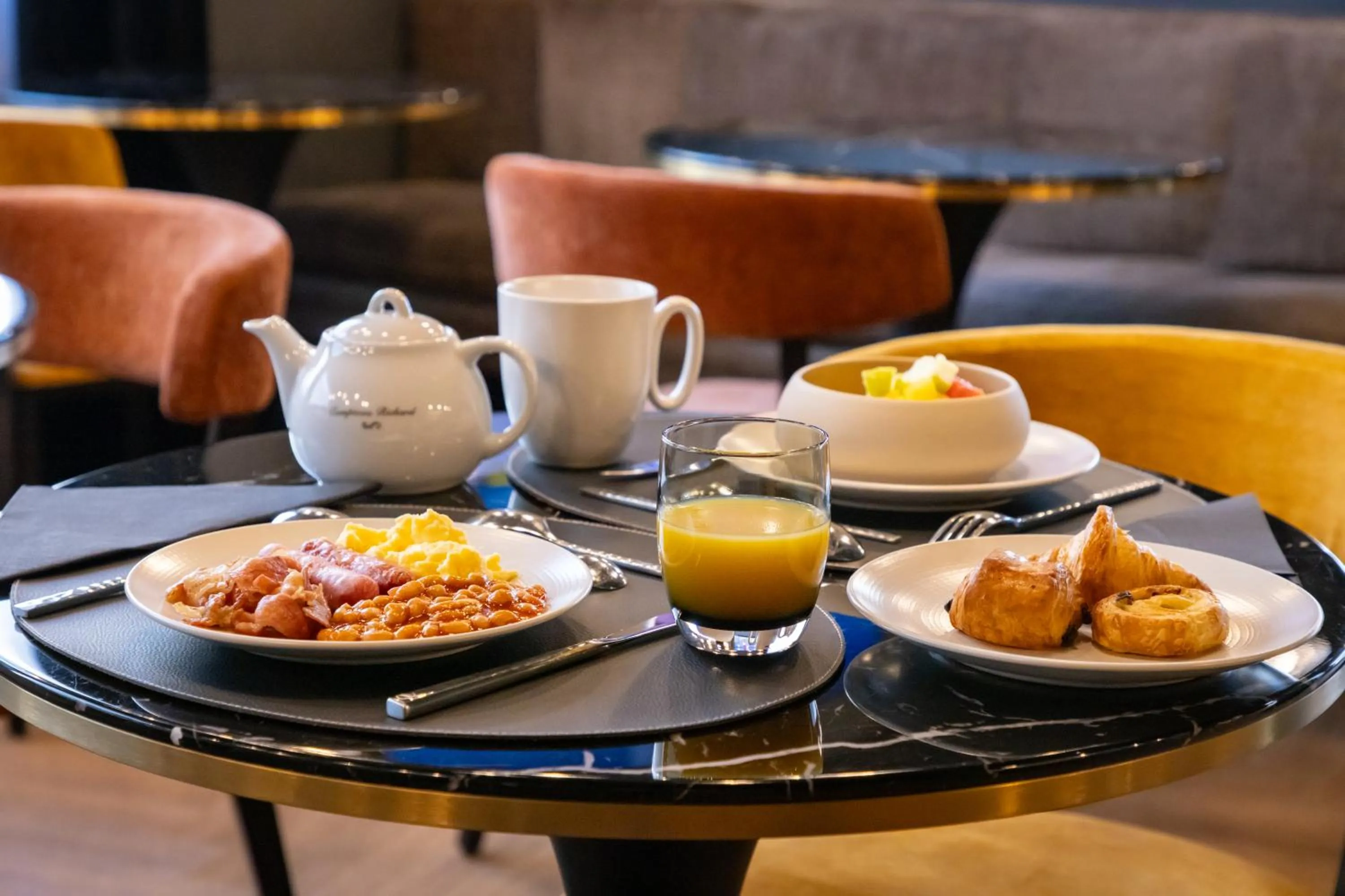 Breakfast in Hôtel & Spa Le Maury, Vannes, The Originals Boutique