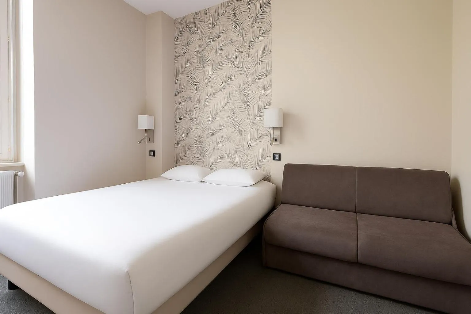 Bedroom, Bed in Hôtel Albert Elisabeth Gare SNCF