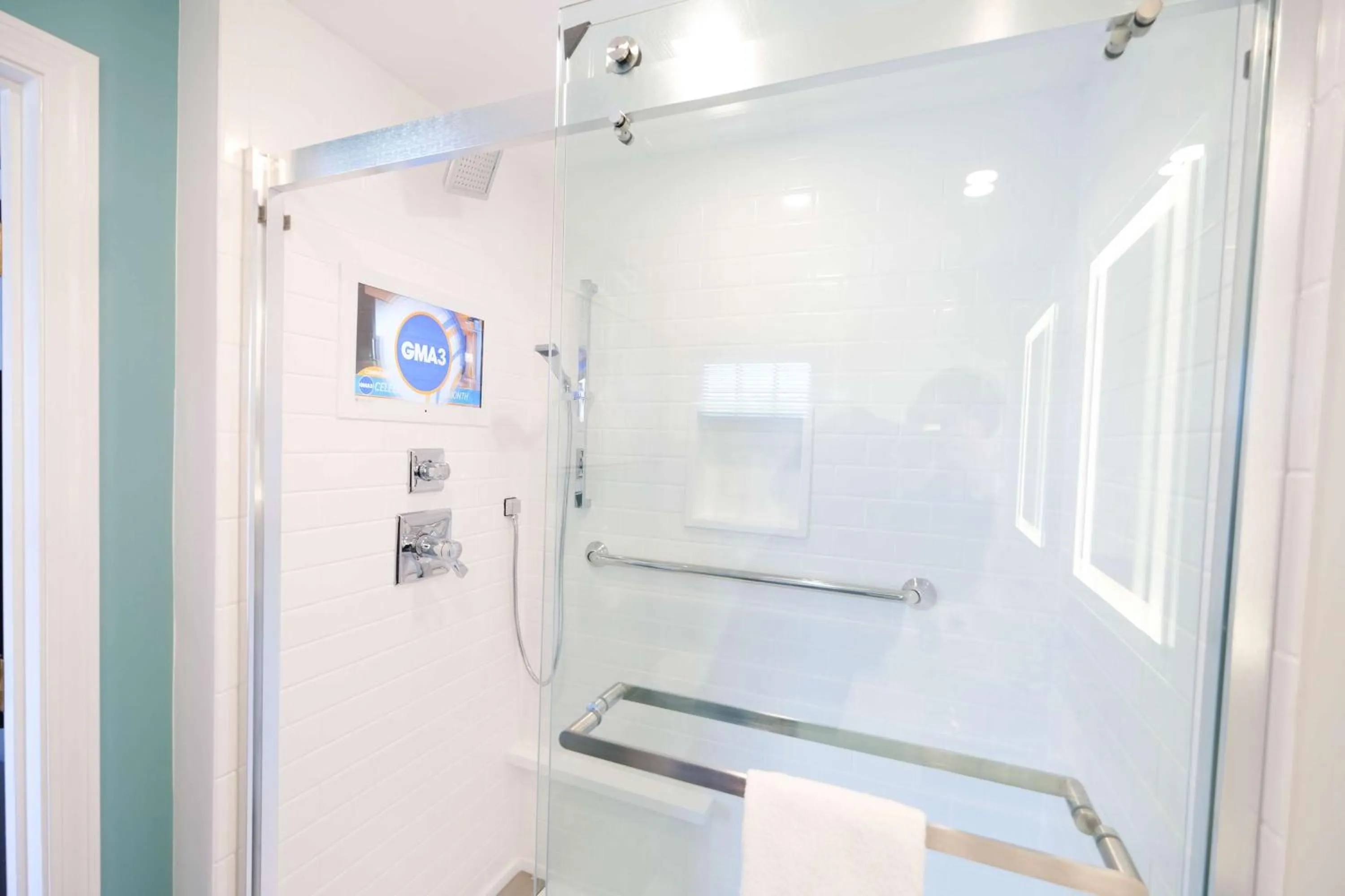 Bathroom in Norseman Resort on the Beach