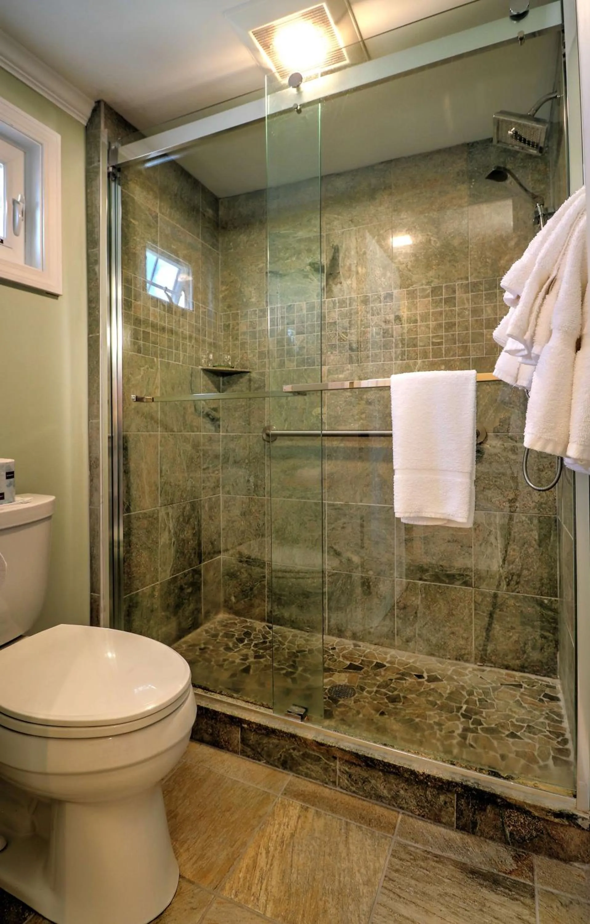 Bathroom in Norseman Resort on the Beach