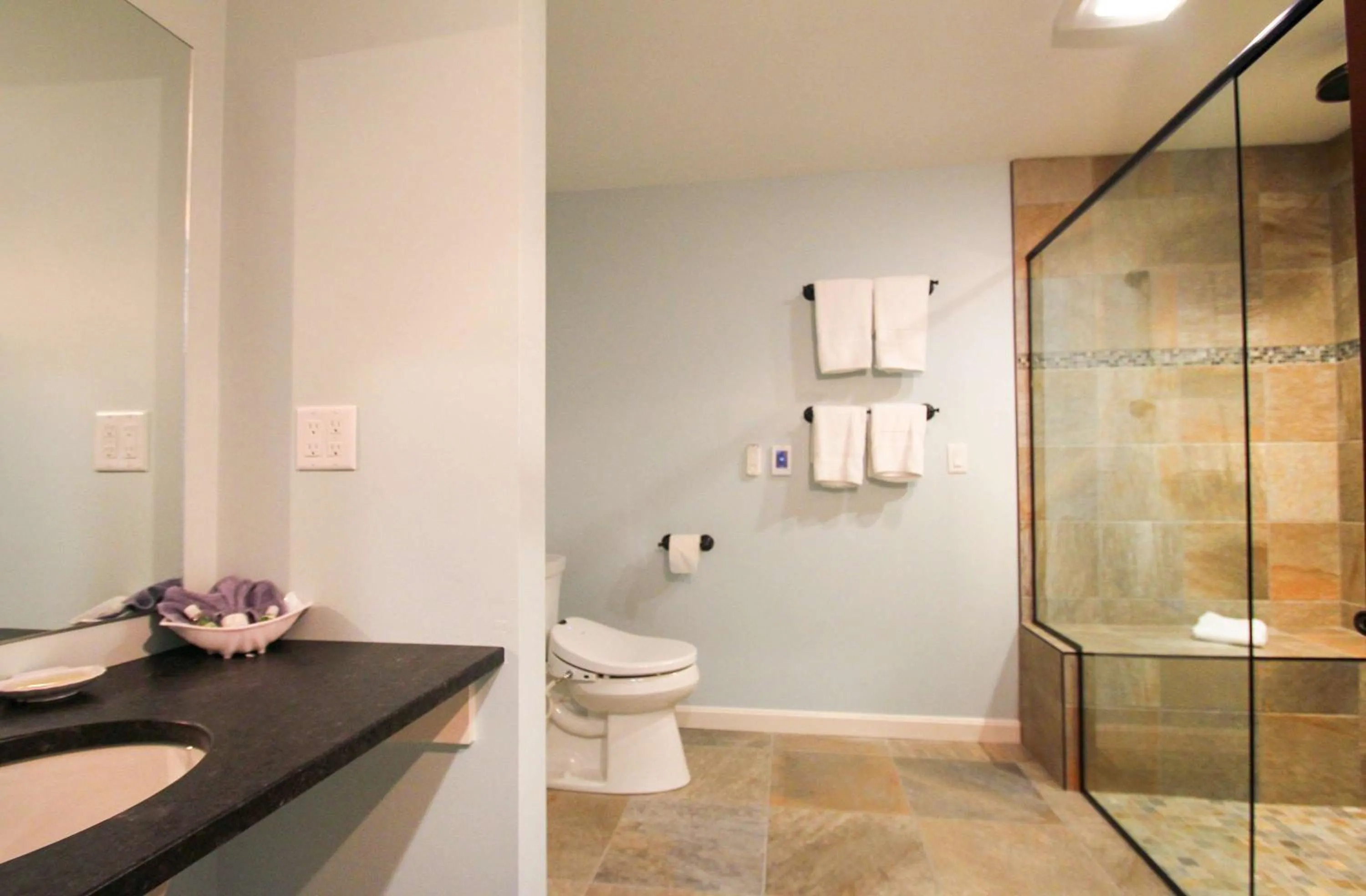 Bathroom in Norseman Resort on the Beach