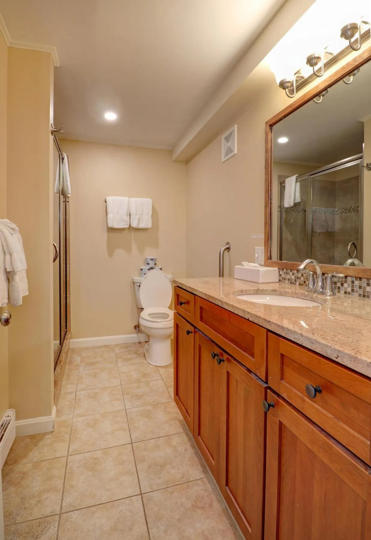 Bathroom in Norseman Resort on the Beach