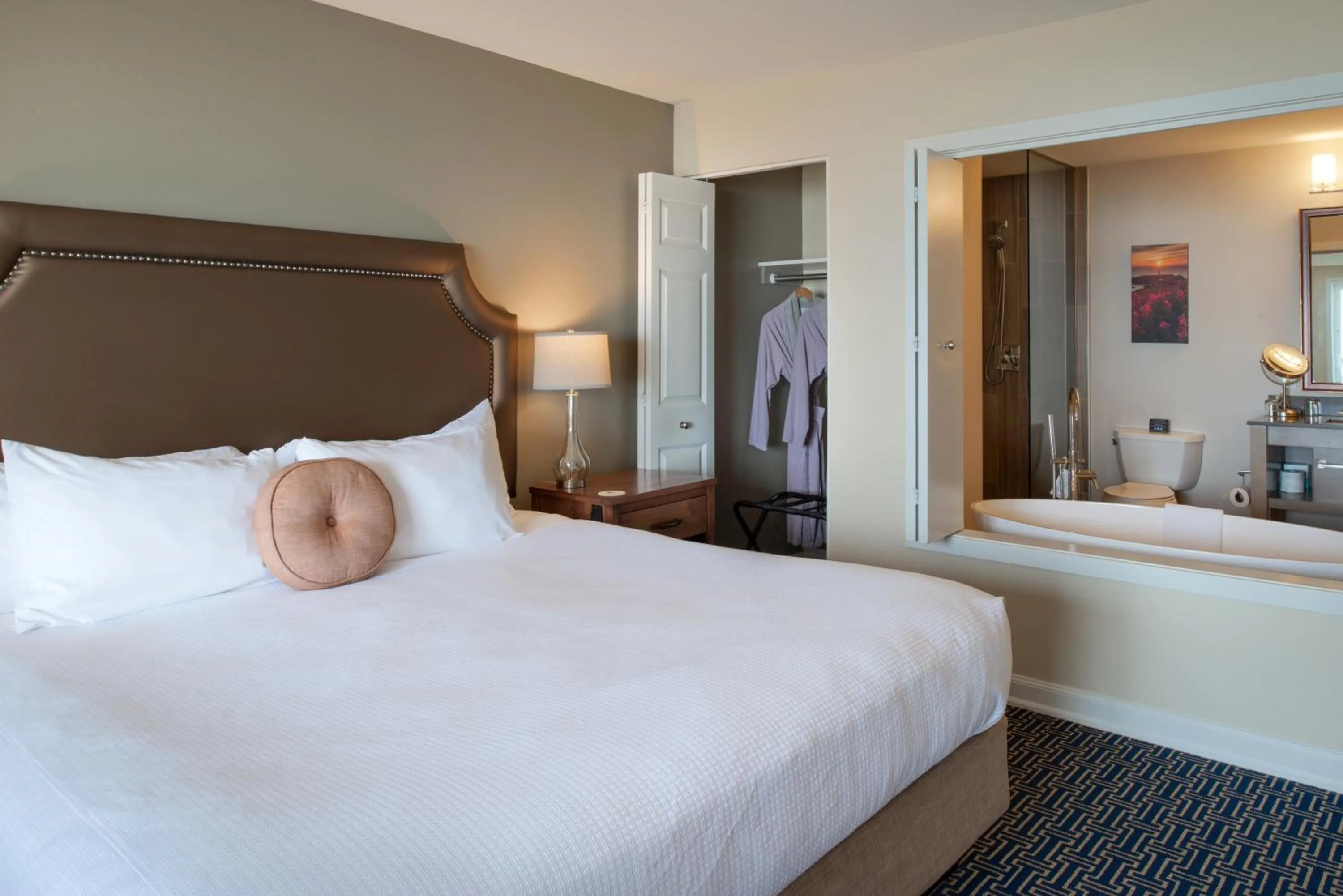 Bath, Bed in Inn at Nye Beach