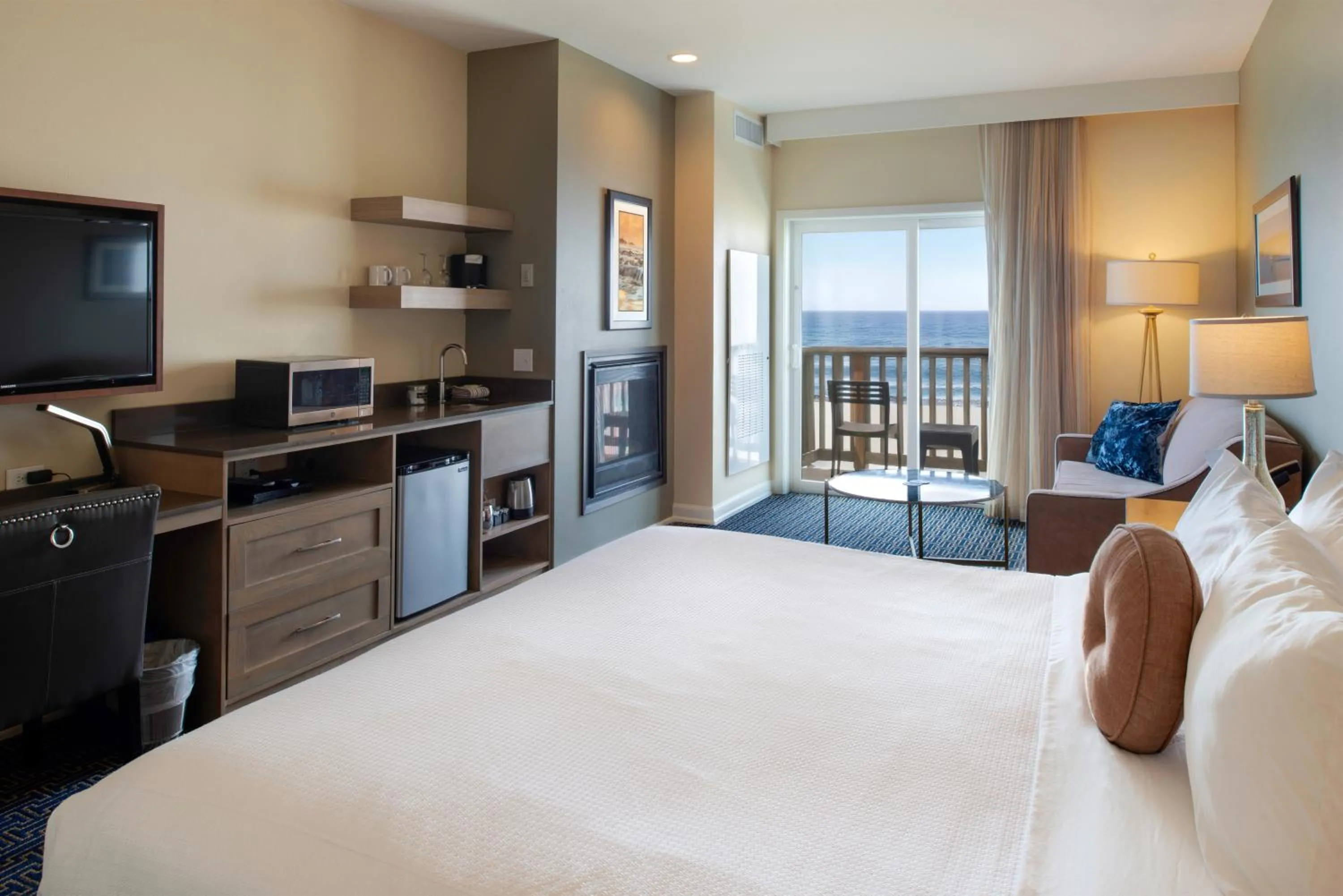 Bed in Inn at Nye Beach