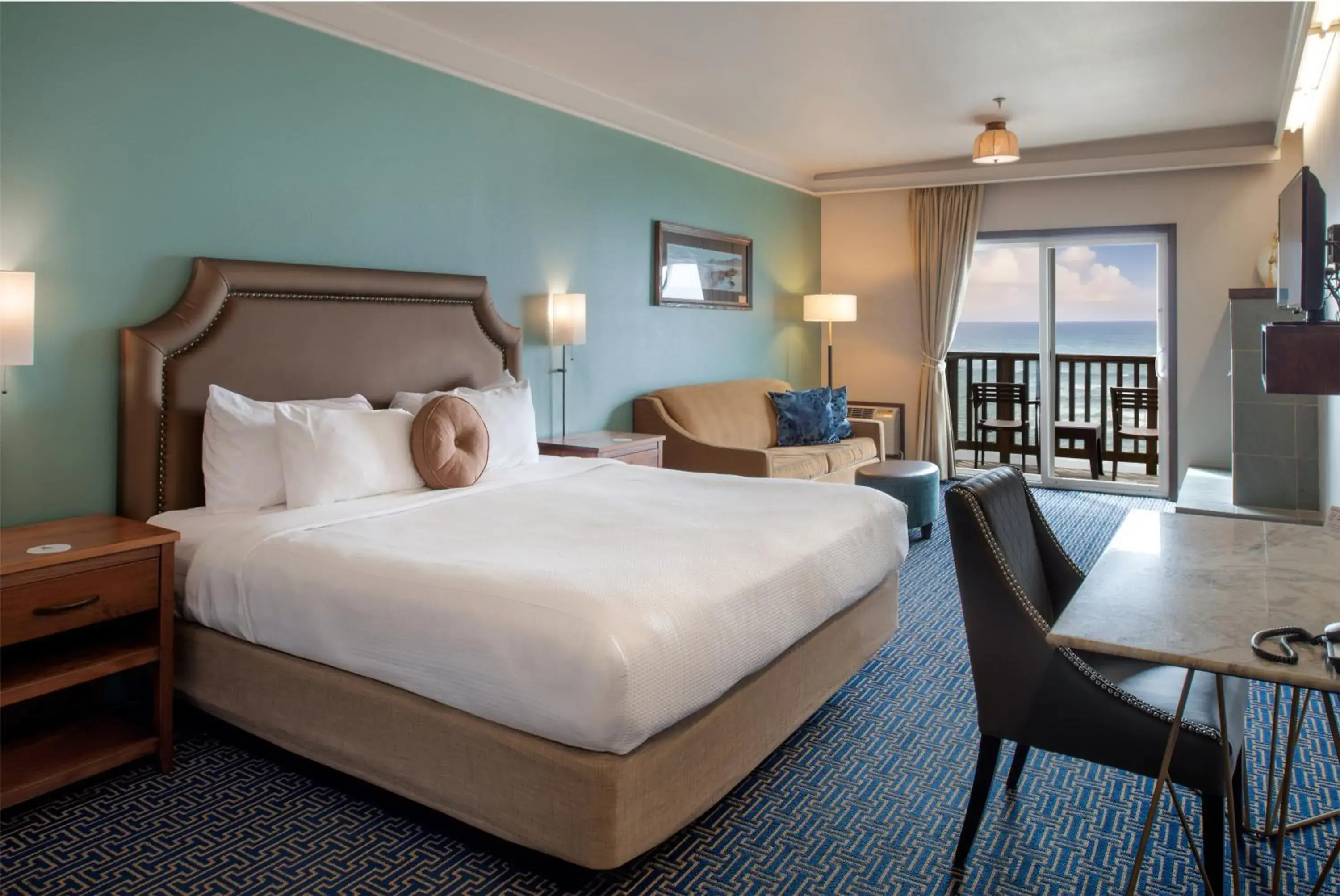 King Studio: Ocean View in Inn at Nye Beach King Studio: Ocean View in Inn at Nye Beach