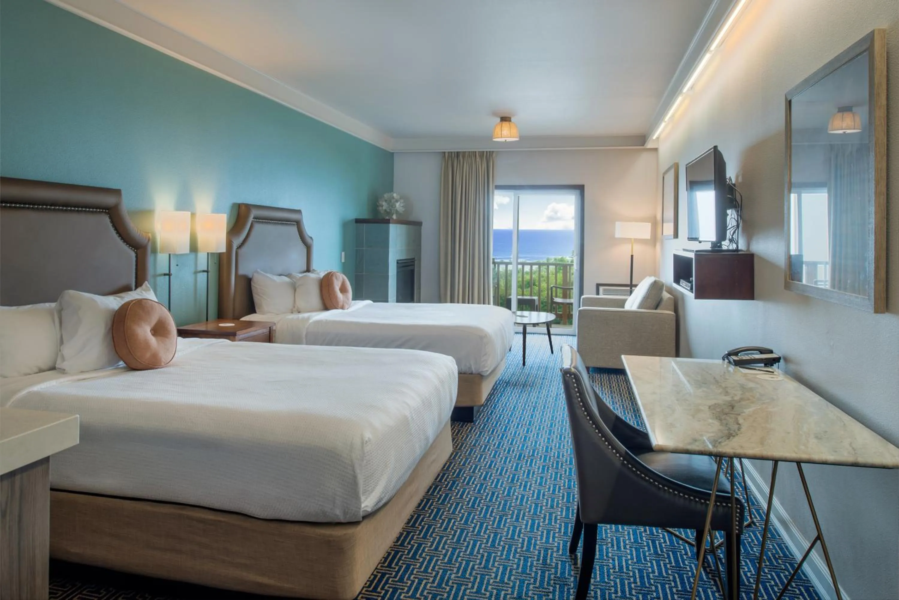 Bed in Inn at Nye Beach