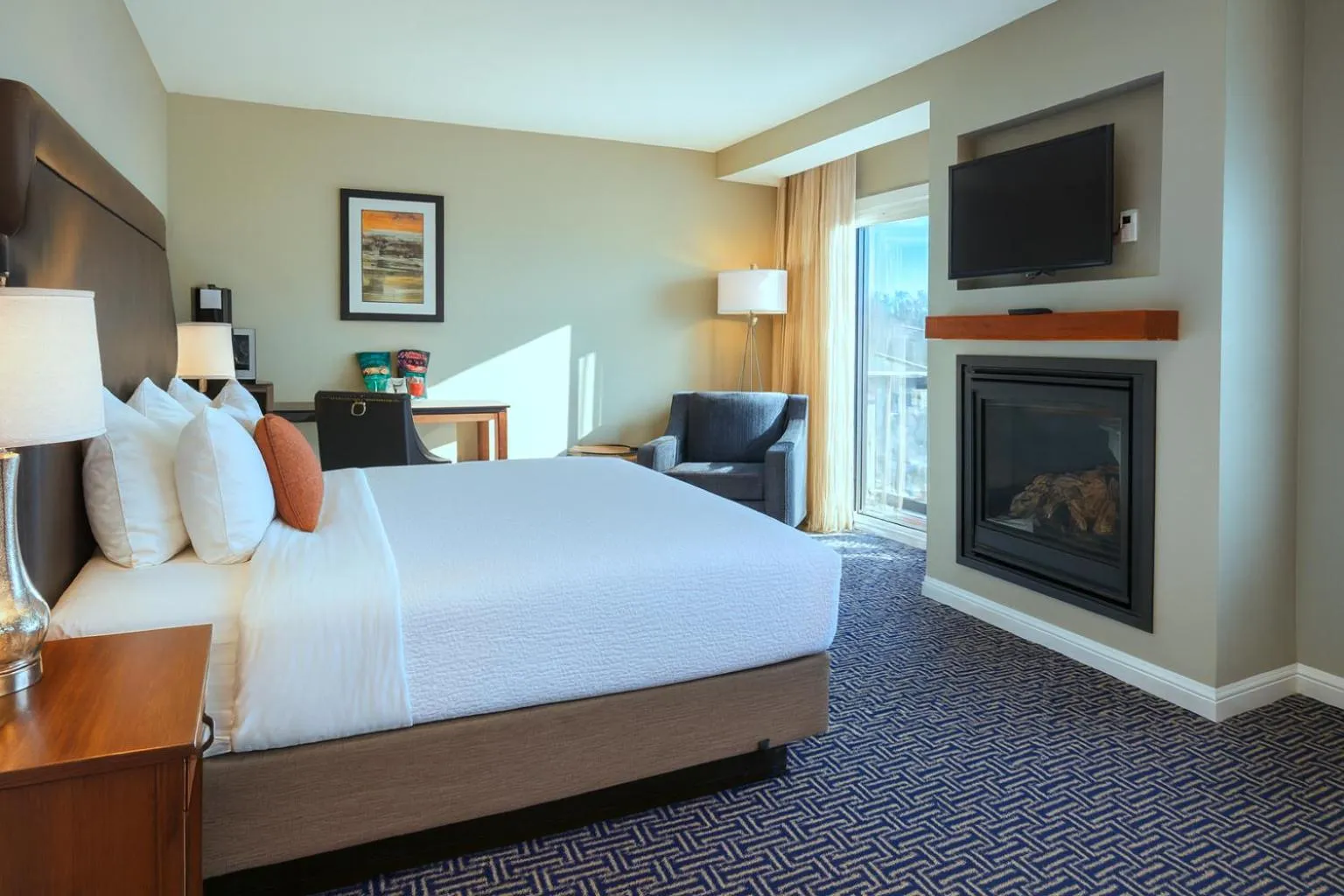 Bed in Inn at Nye Beach