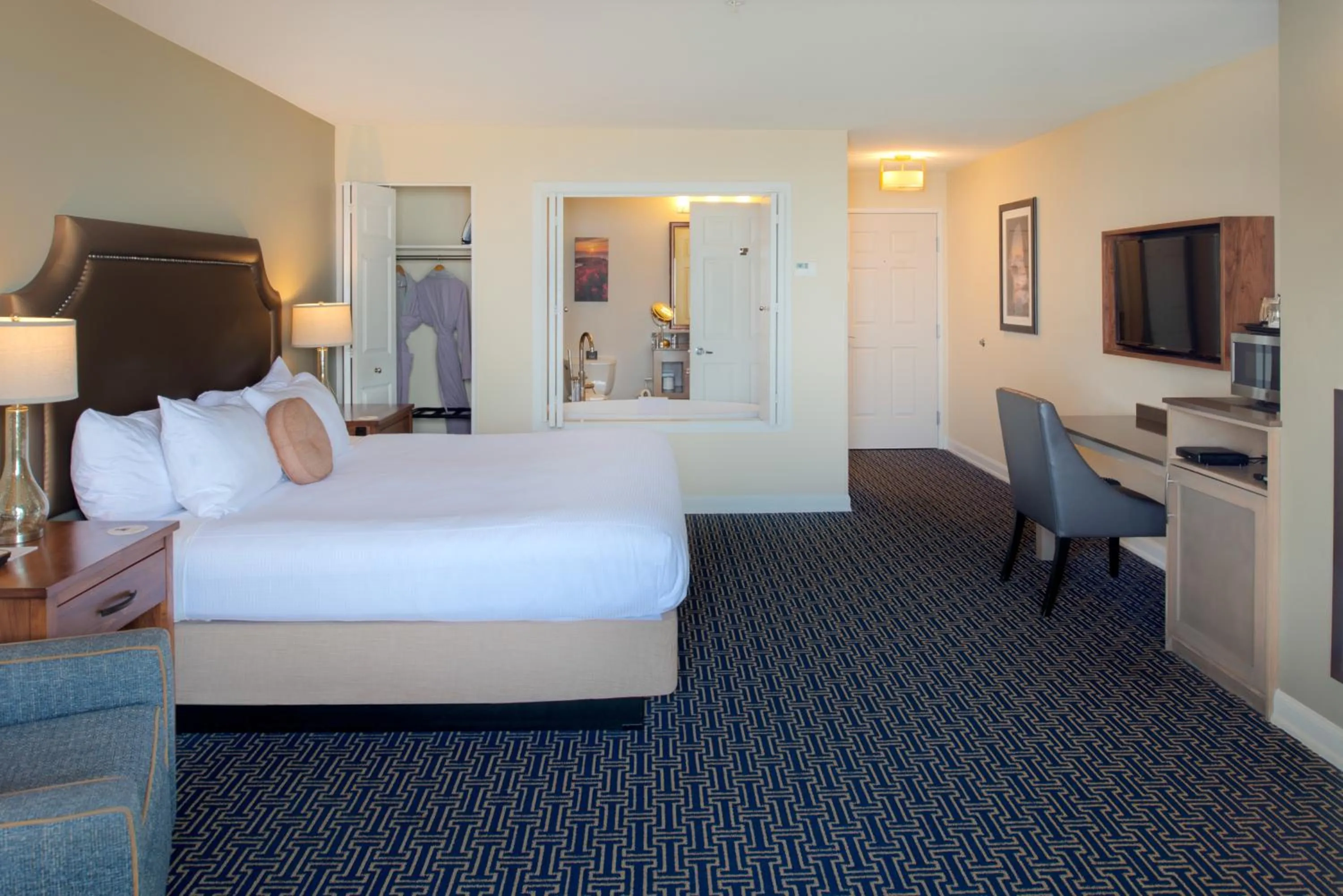 Bedroom, Bed in Inn at Nye Beach