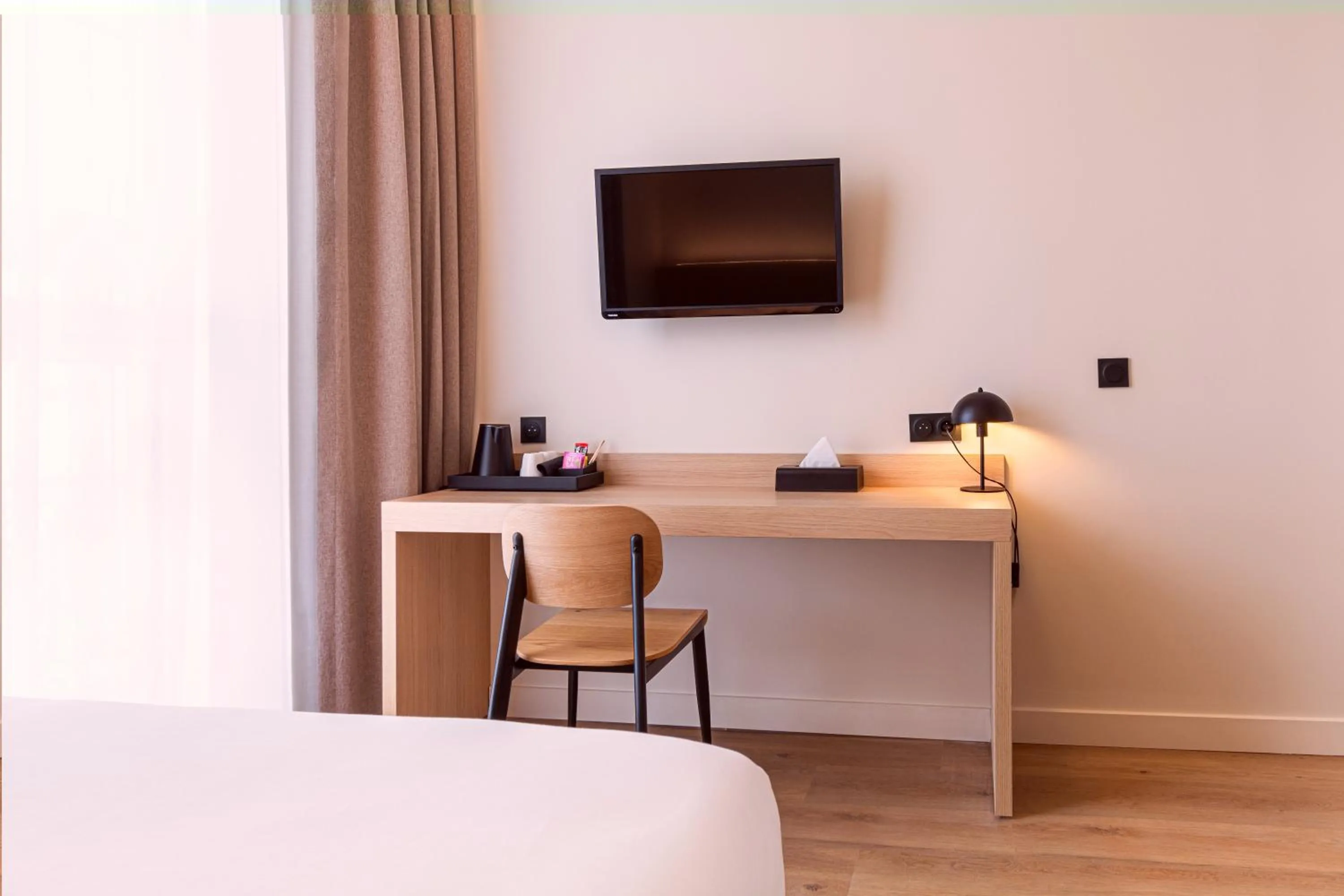 Bedroom, Bed in Grand Hôtel De La Seine