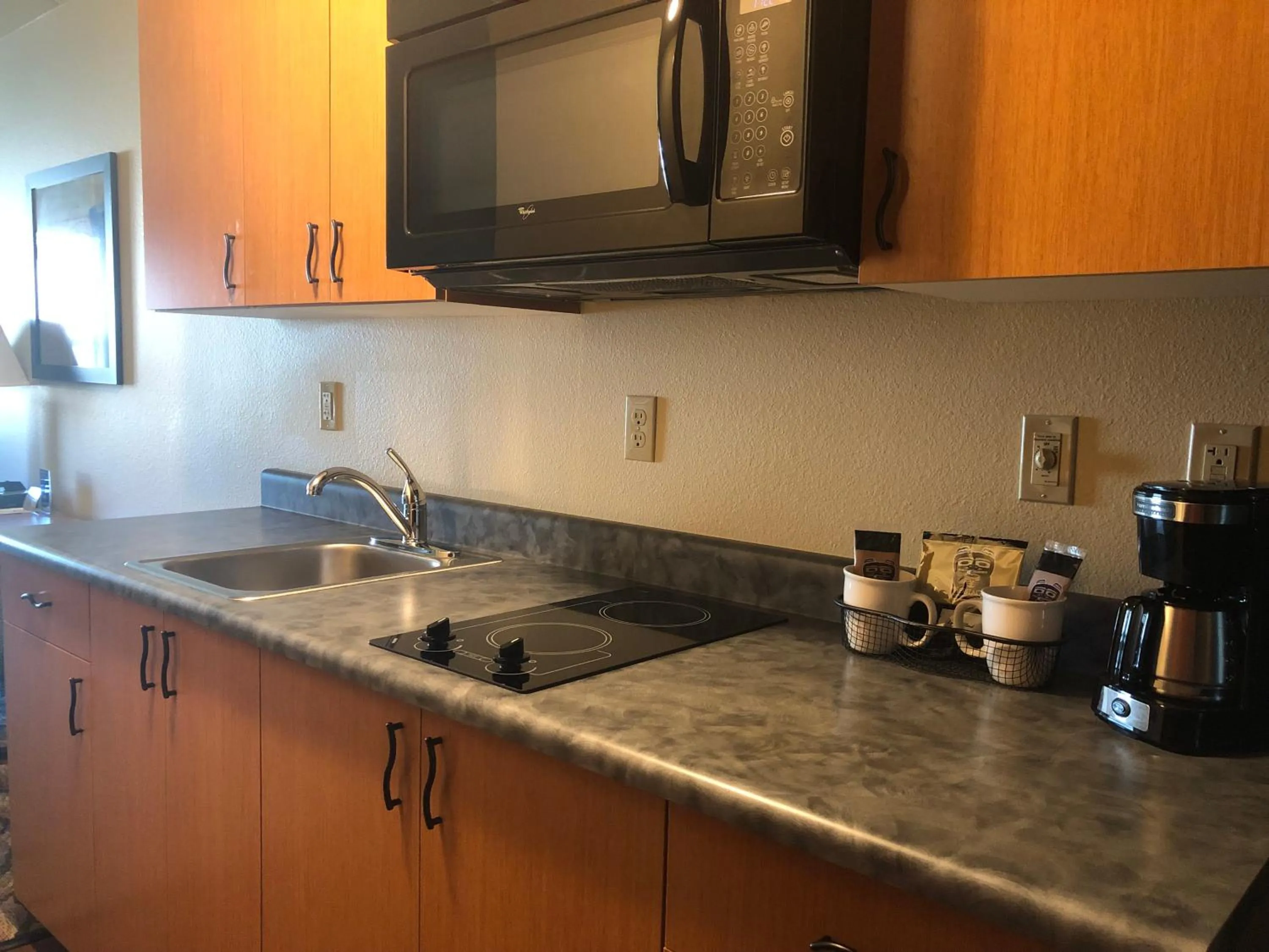 Kitchen or kitchenette in Extended Stay America Suites - Juneau - Shell Simmons Drive