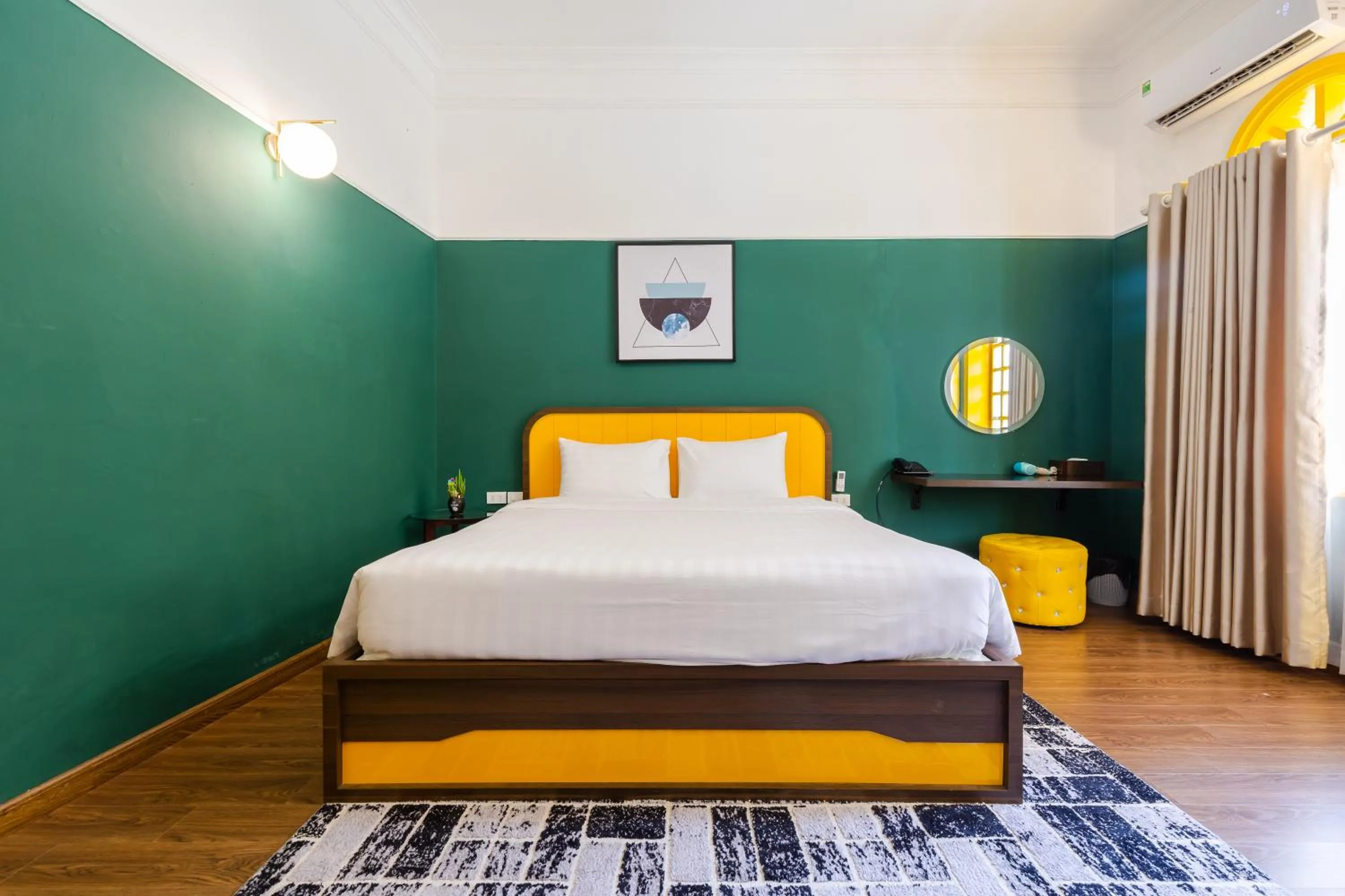 Bed in The Poppy Villa & Hotel