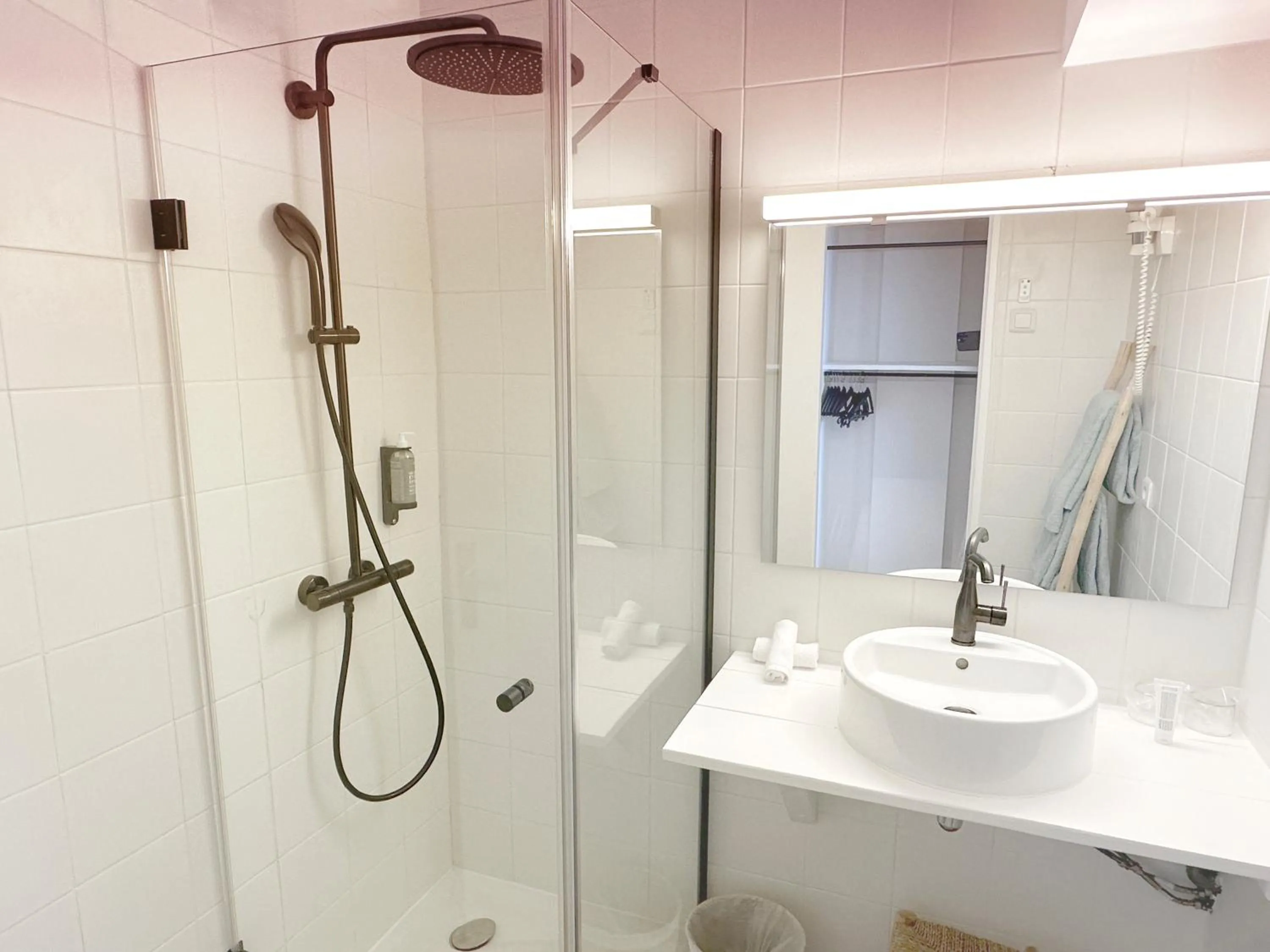 Shower in Blanc Sable Hôtel