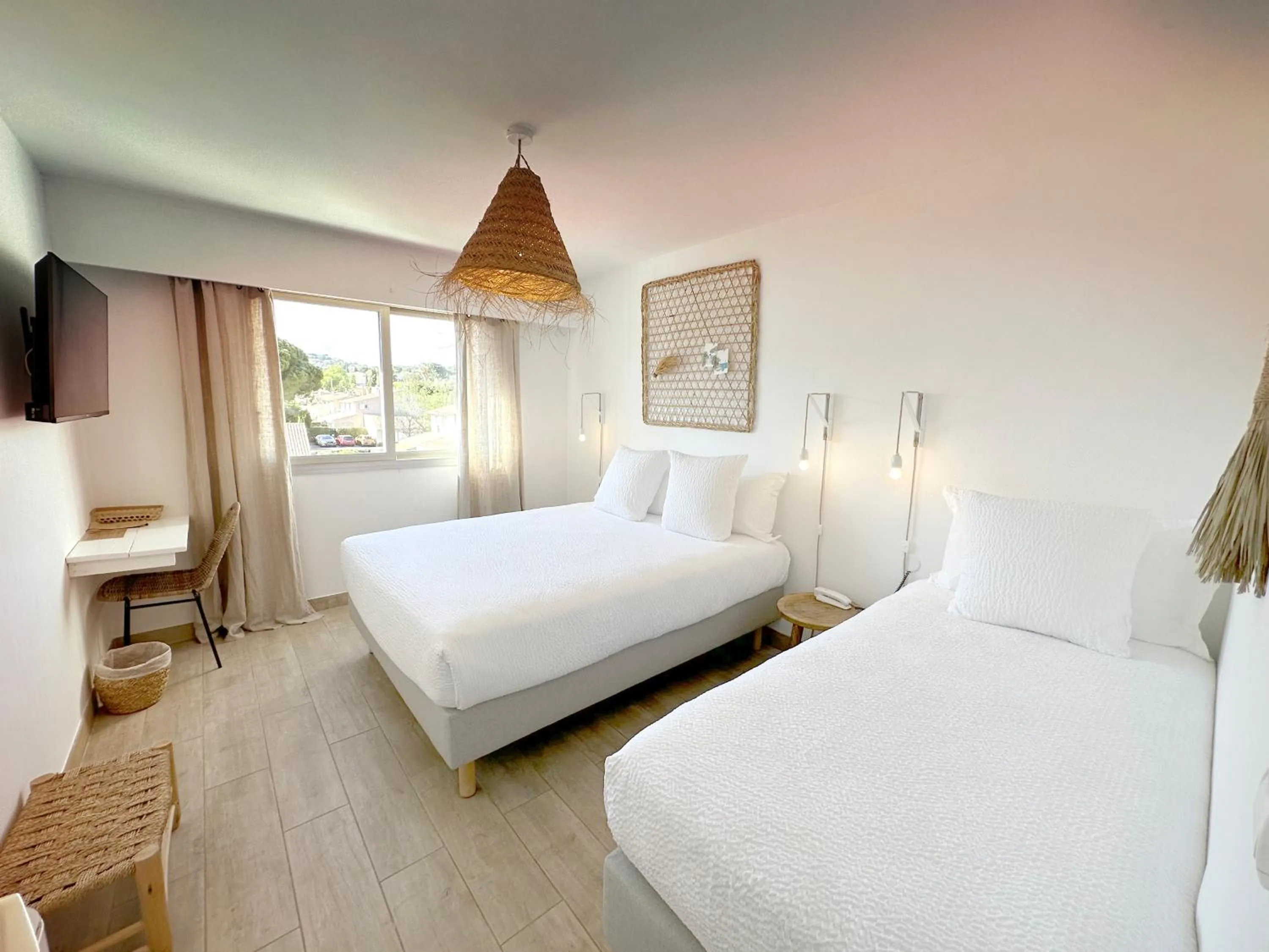 Photo of the whole room, Bed in Blanc Sable Hôtel
