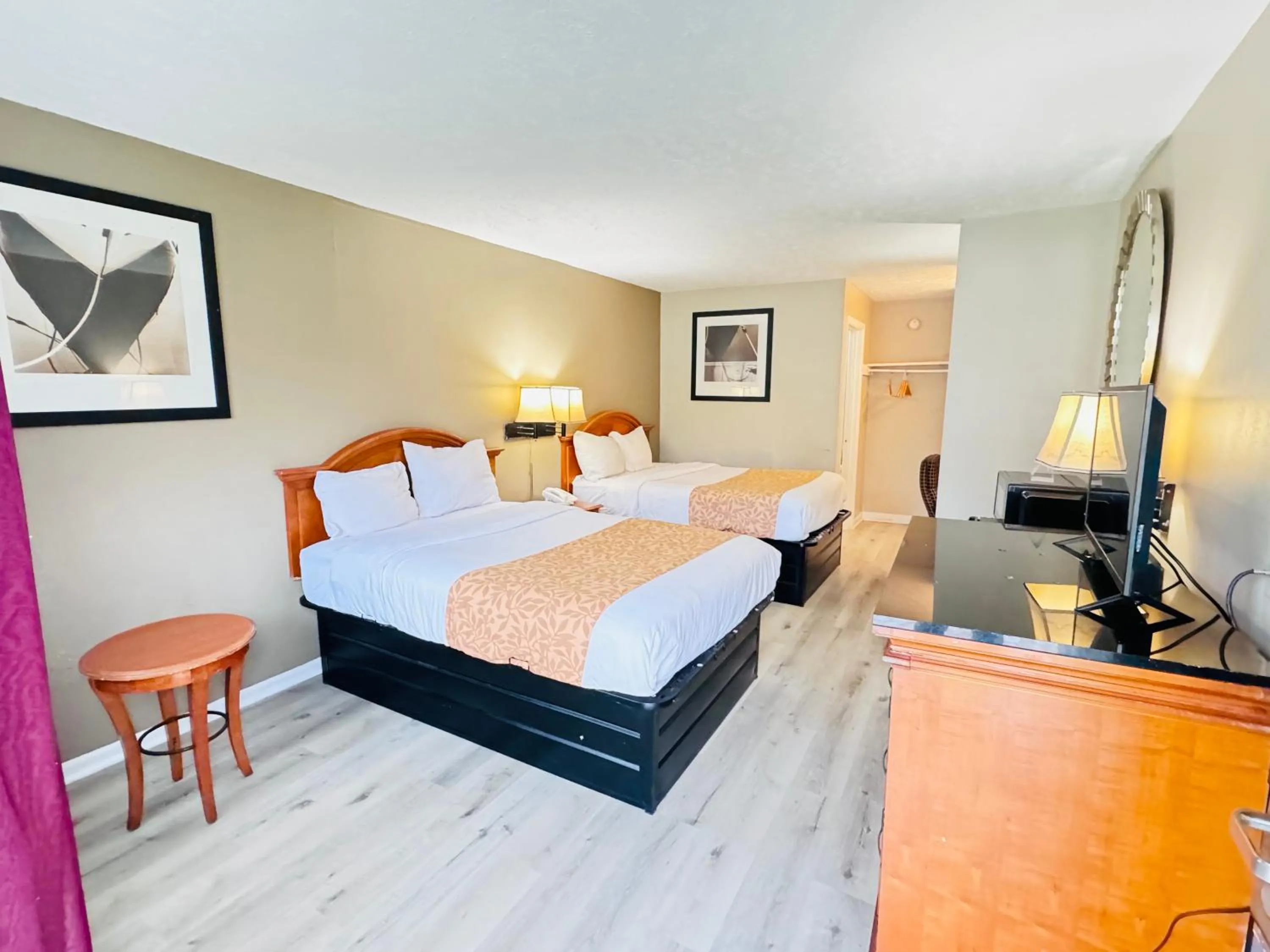 Bed in Rodeway Inn Jackson Northwest