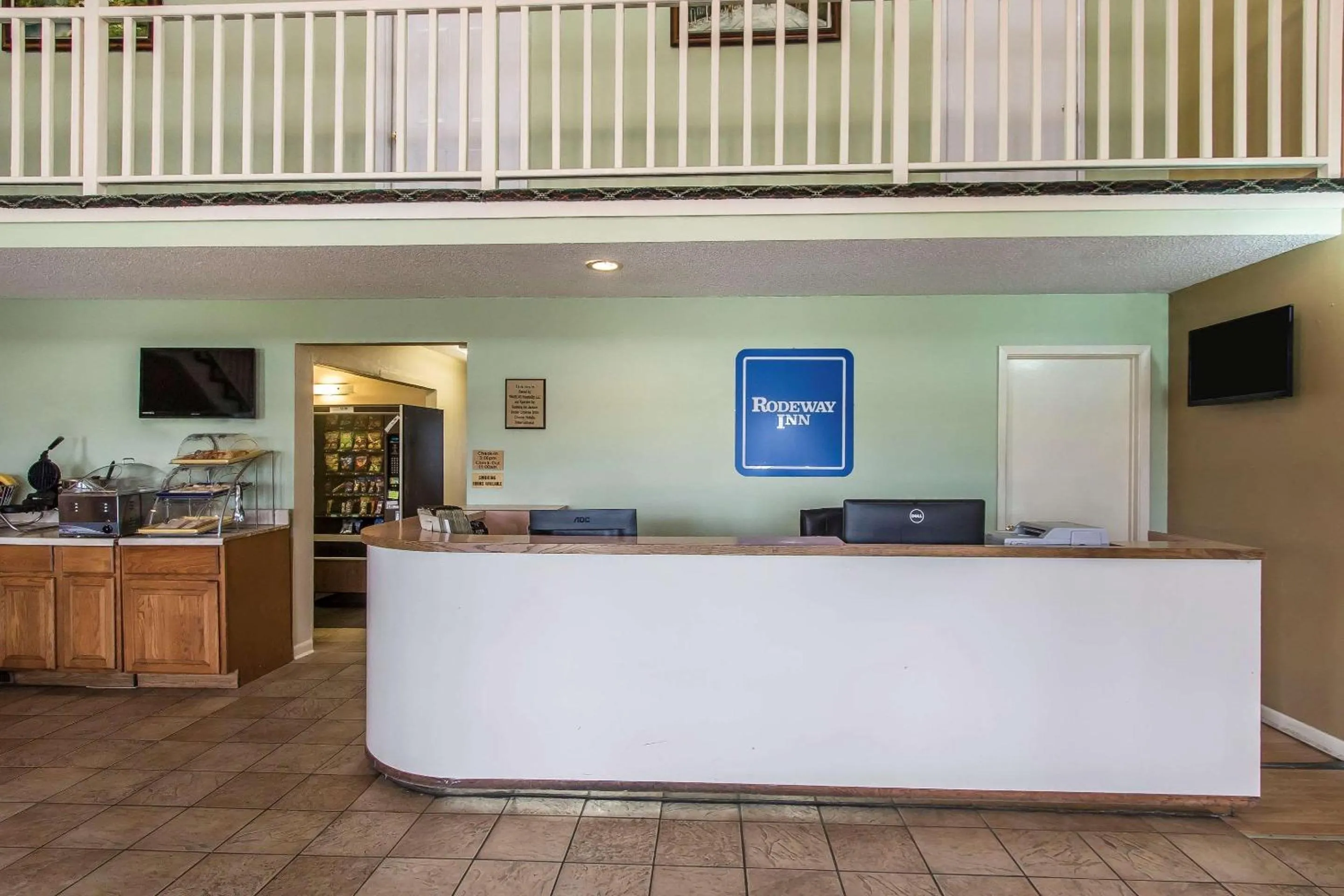 Lobby or reception in Rodeway Inn Jackson Northwest