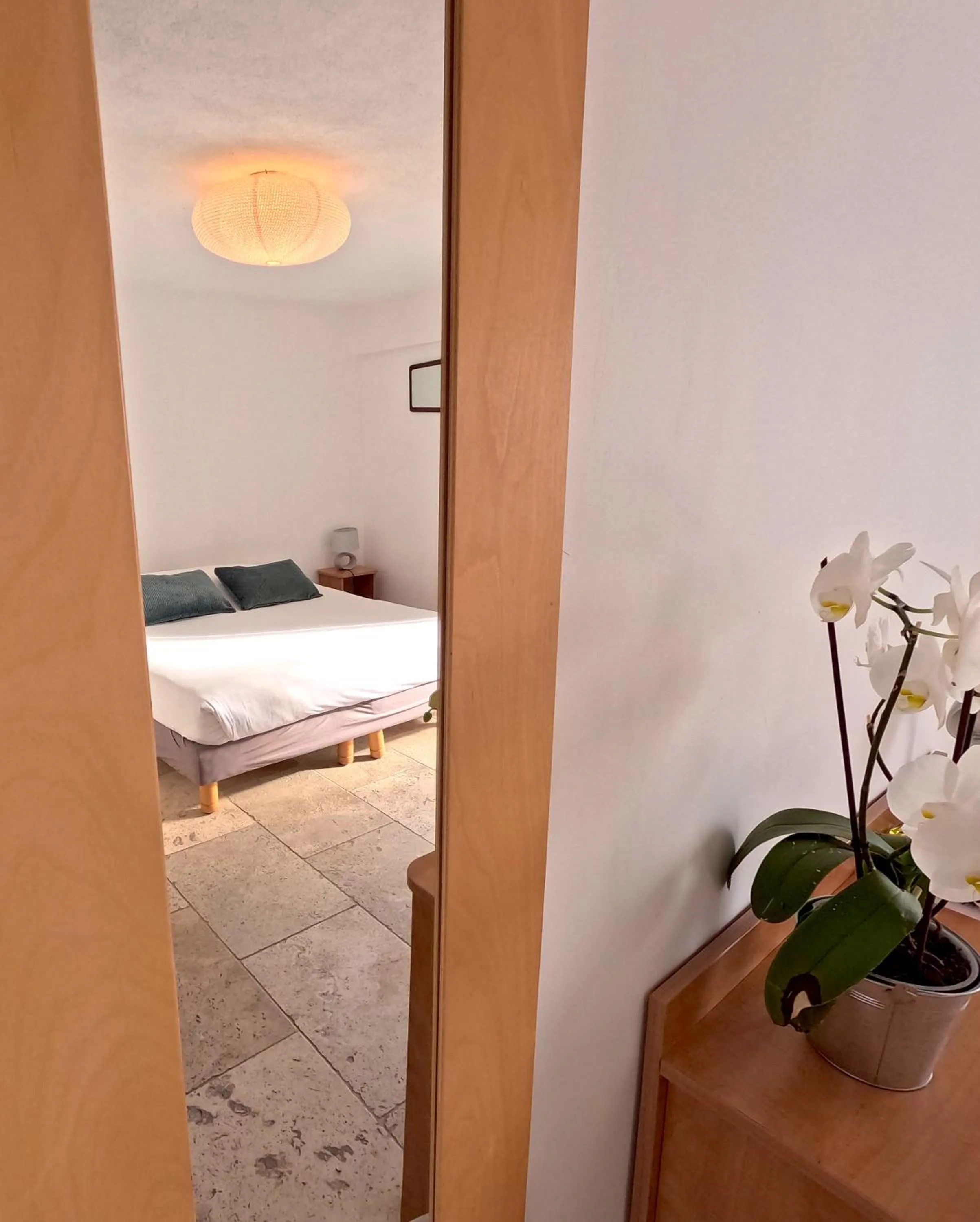 Photo of the whole room, Bed in Azur Hotel