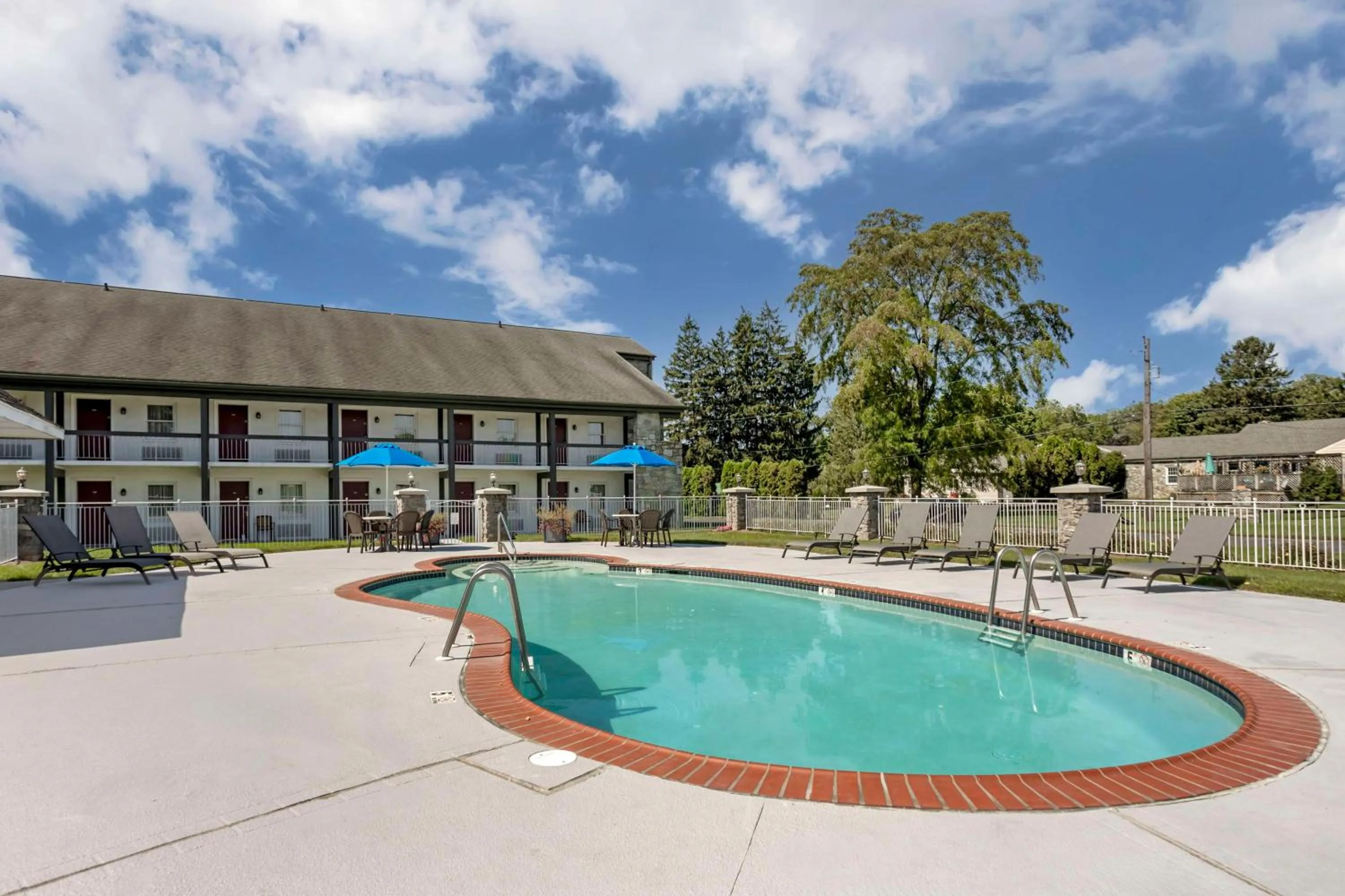Pool view in Best Western PLUS Revere Inn & Suites