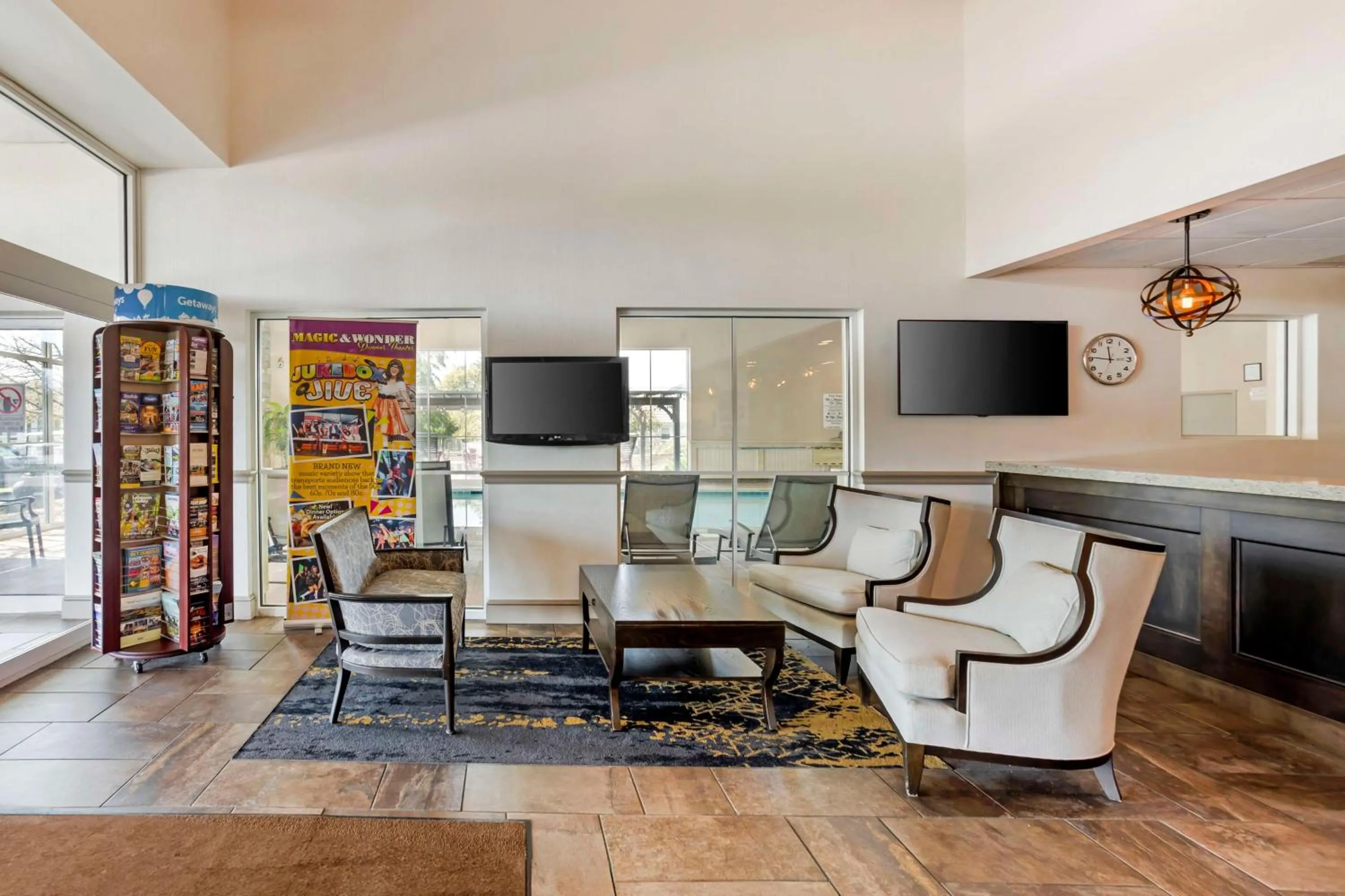 Lobby or reception in Best Western PLUS Revere Inn & Suites