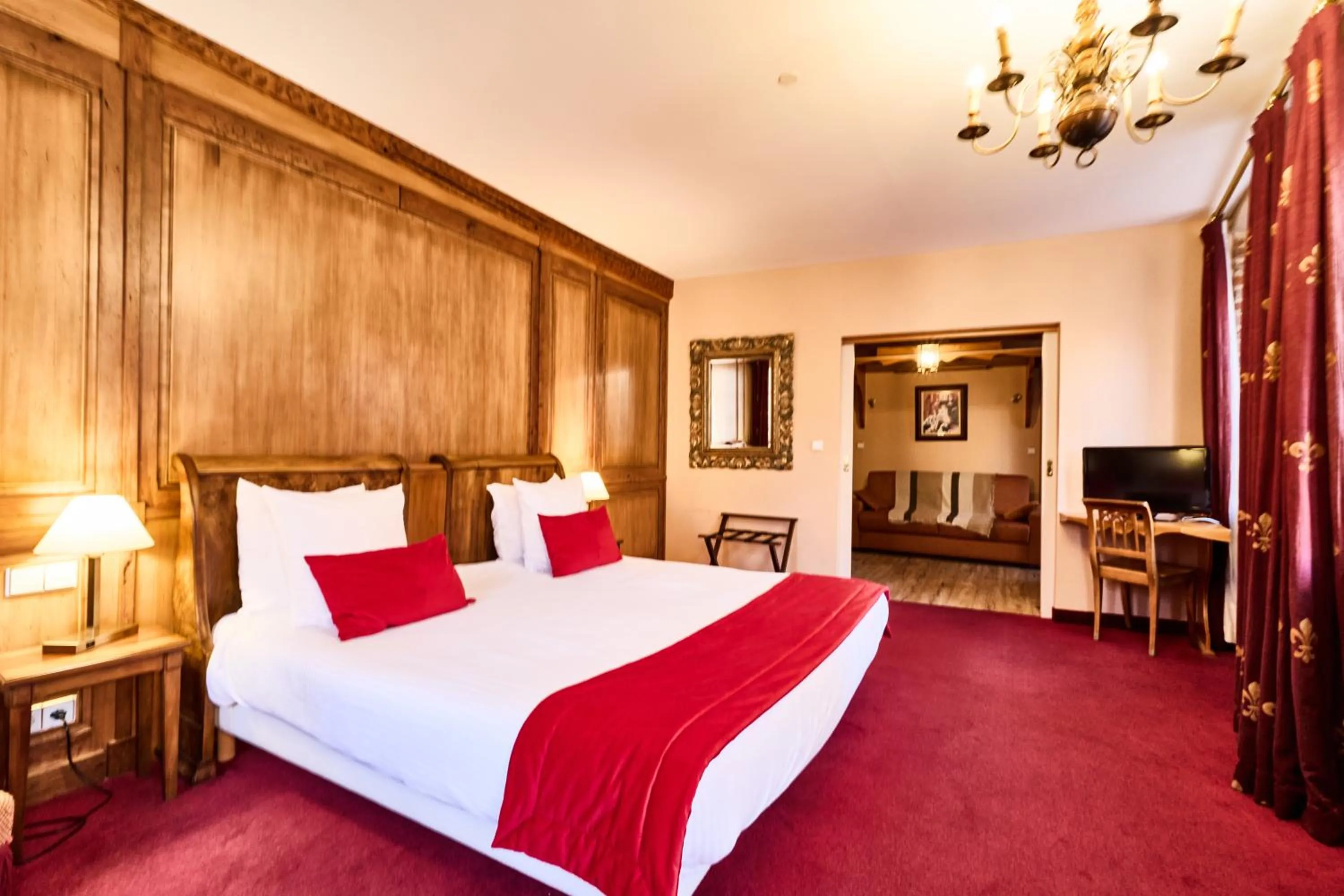 Bed in Hotel Saint-Martin