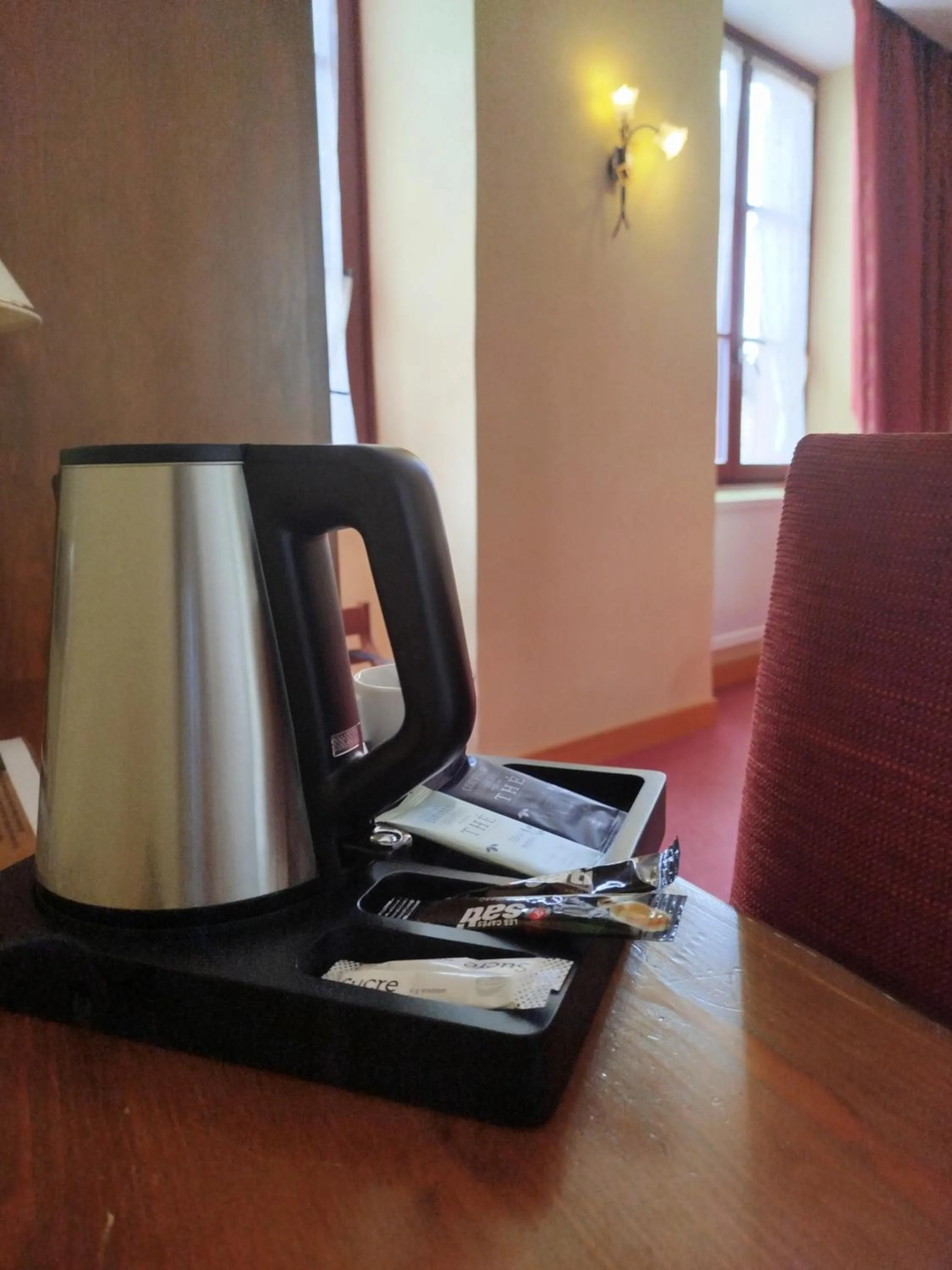 Coffee/tea facilities in Hotel Saint-Martin