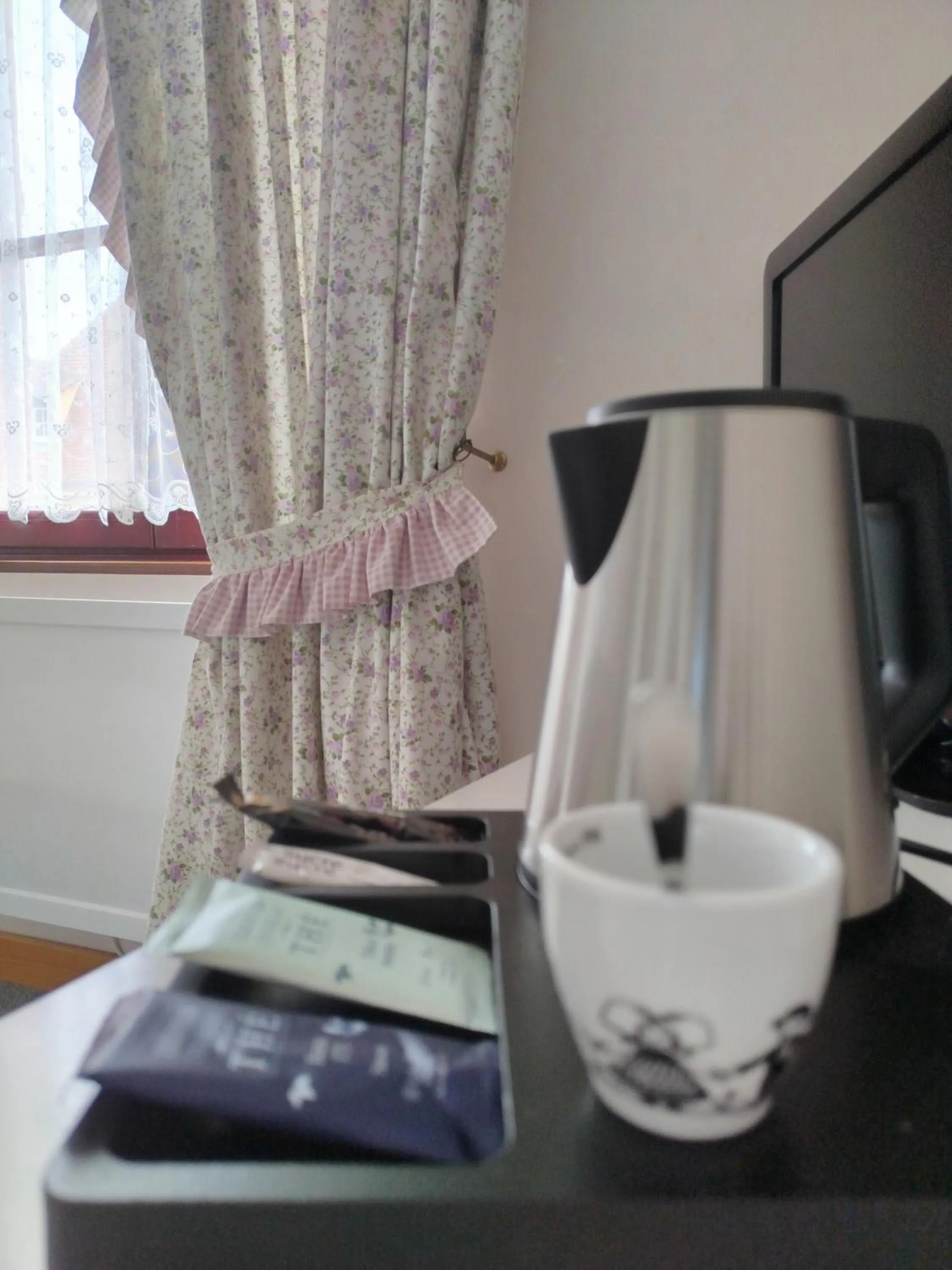 Coffee/tea facilities in Hotel Saint-Martin