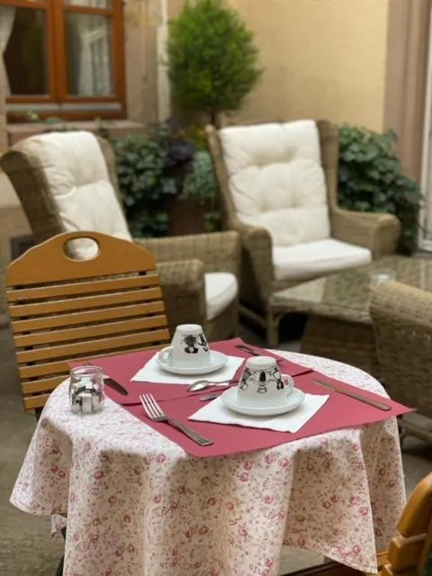 Patio in Hotel Saint-Martin